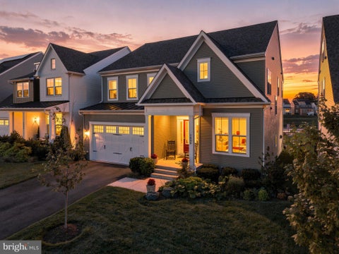 Photo of 1006 Percheron Drive SW, LEESBURG, VA 20175 (MLS # VALO2136298)