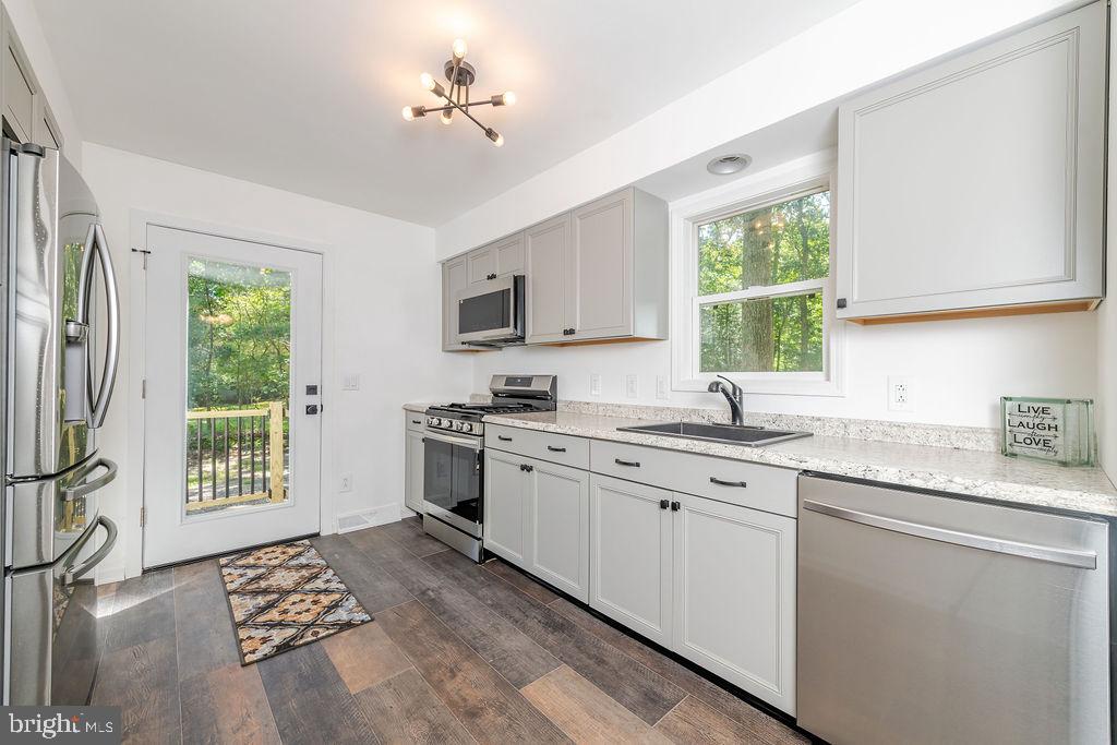 12 VELLA LA VELLA LANE