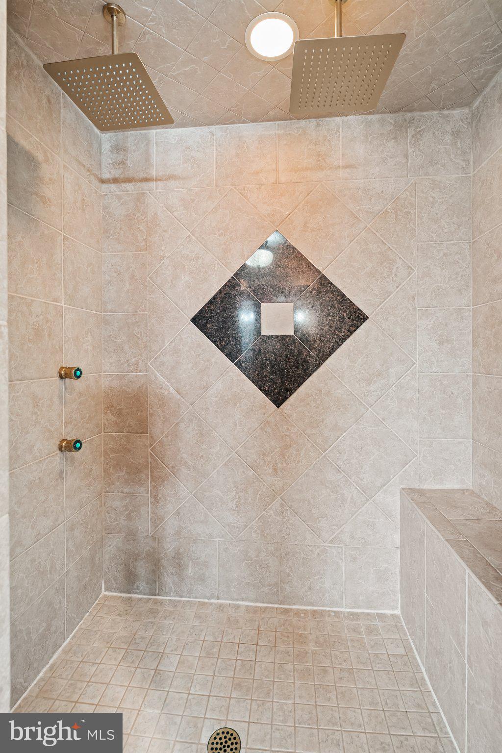 WHITEHALL FARM - Residential