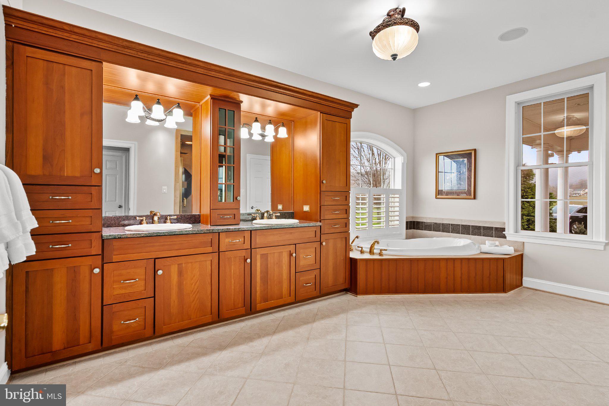 WHITEHALL FARM - Residential