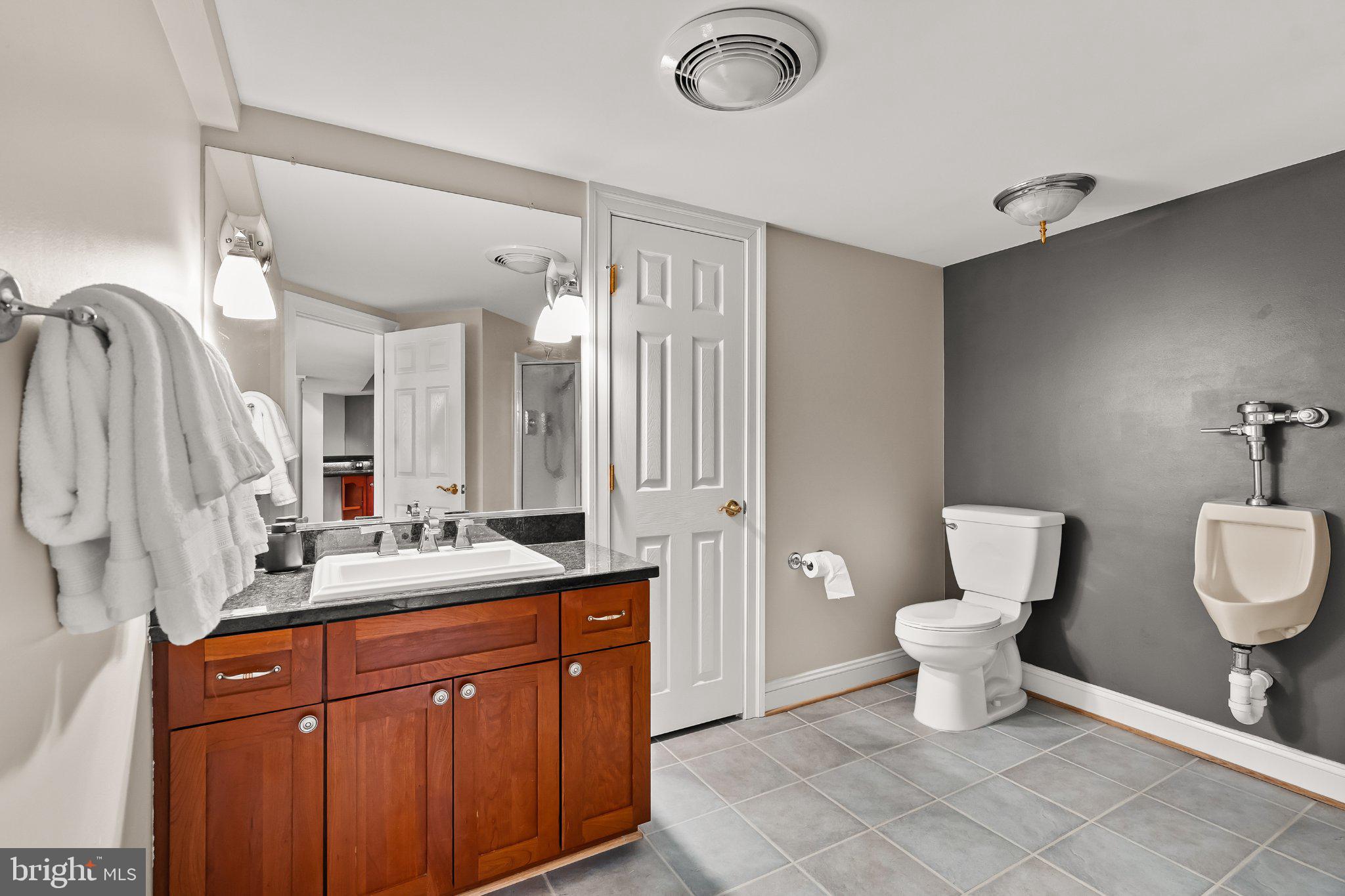 WHITEHALL FARM - Residential