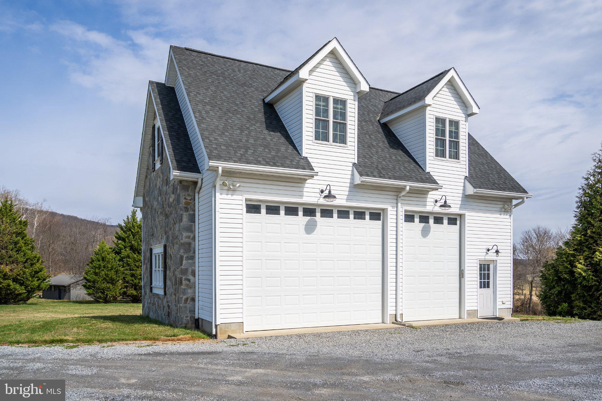 WHITEHALL FARM - Residential