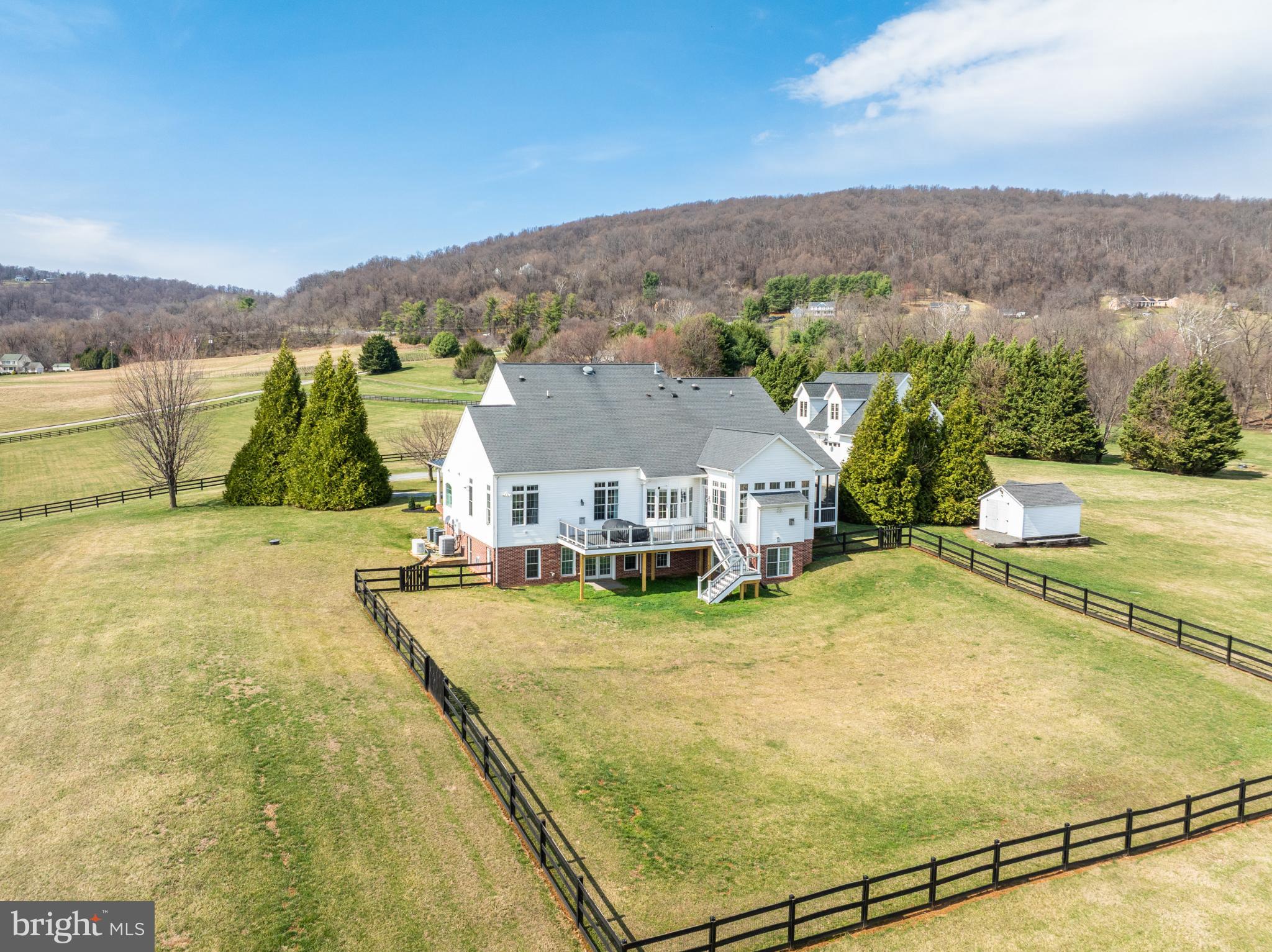 WHITEHALL FARM - Residential
