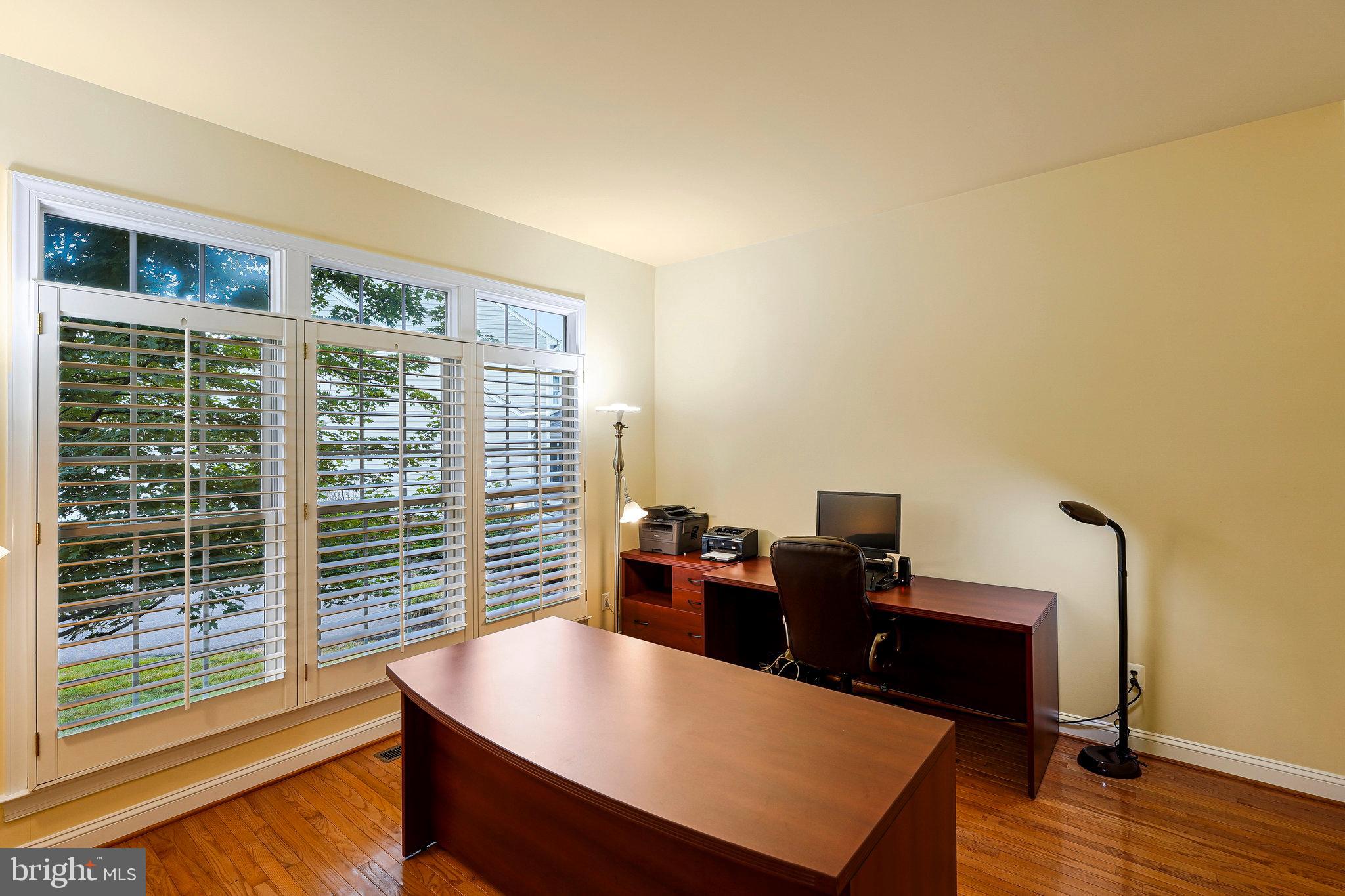 LANSDOWNE ON THE POTOMAC - Residential