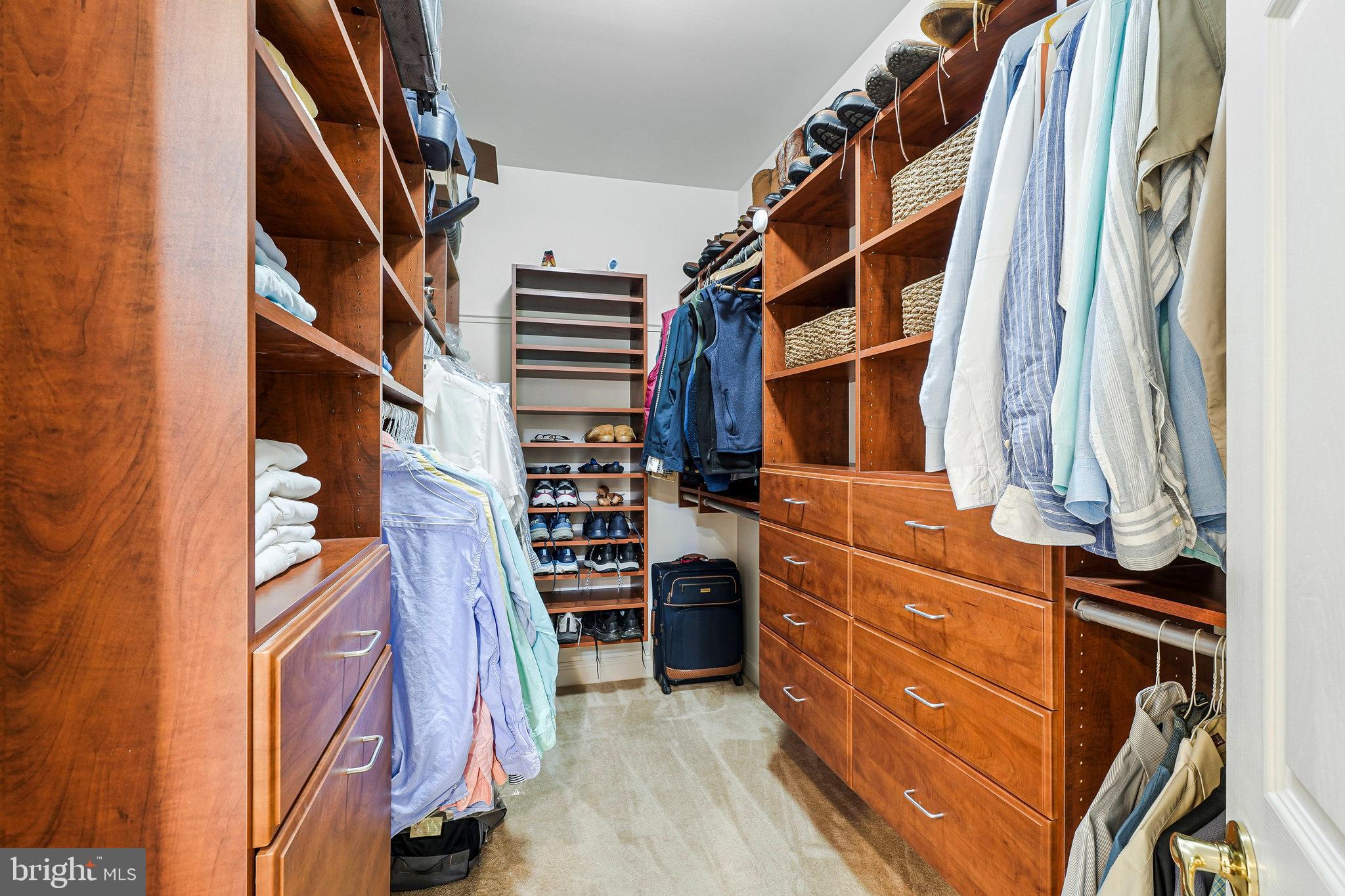 LANSDOWNE ON THE POTOMAC - Residential