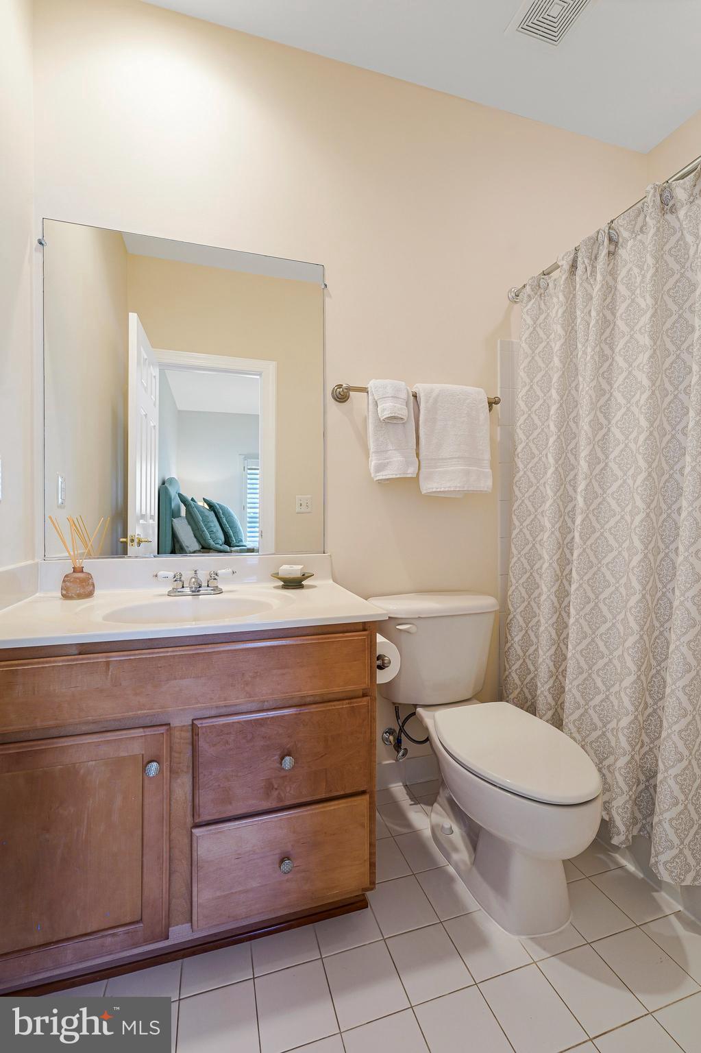 LANSDOWNE ON THE POTOMAC - Residential