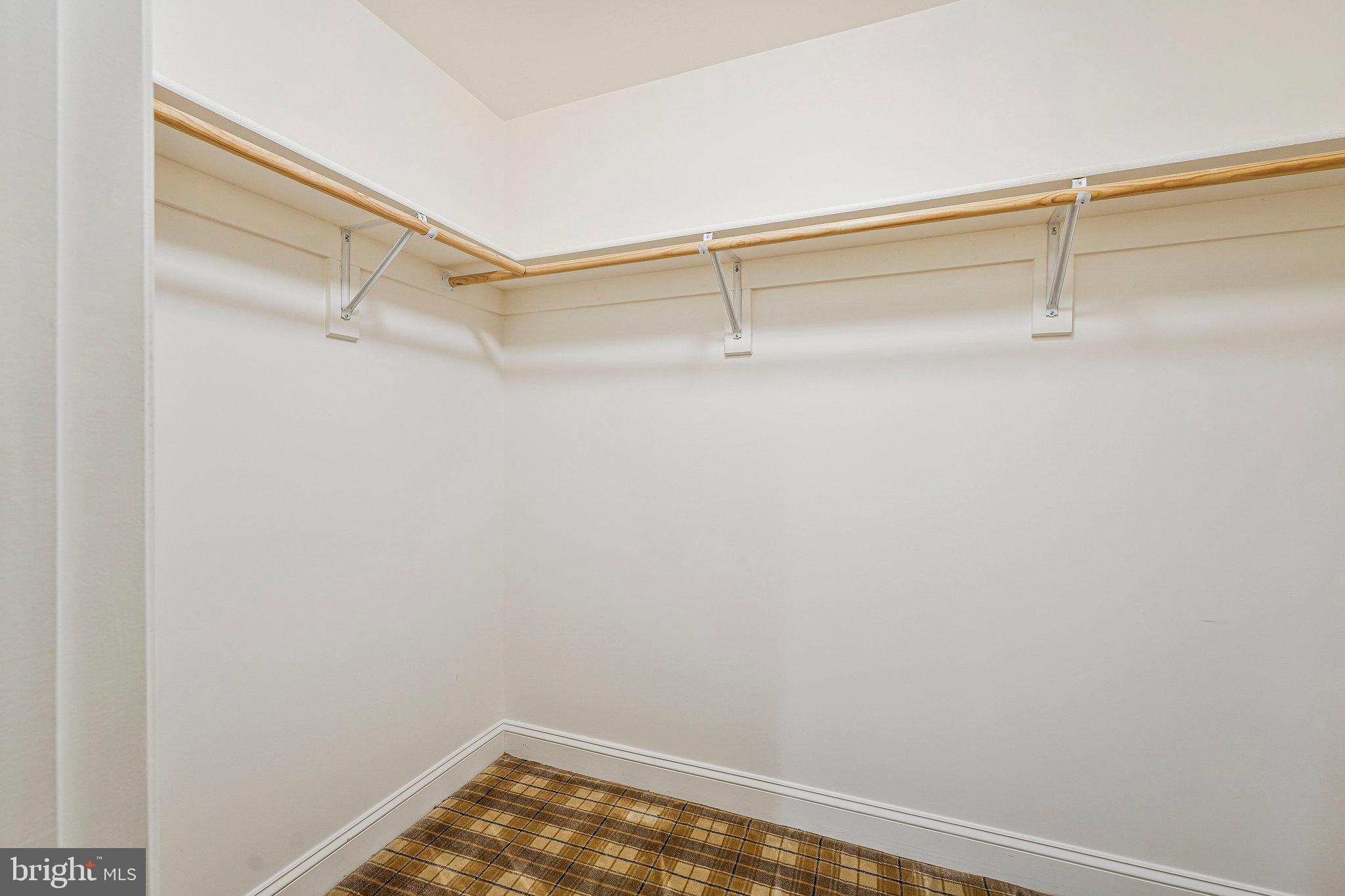 LANSDOWNE ON THE POTOMAC - Residential