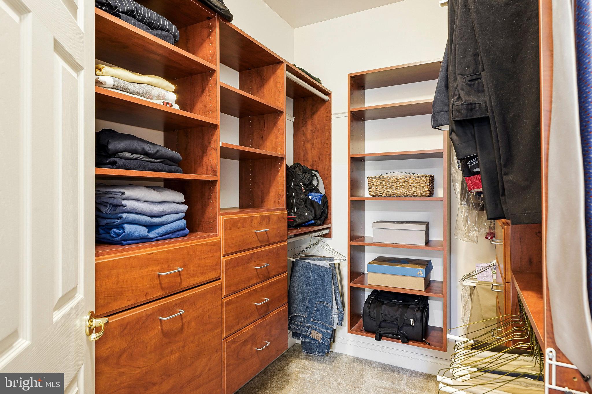 LANSDOWNE ON THE POTOMAC - Residential