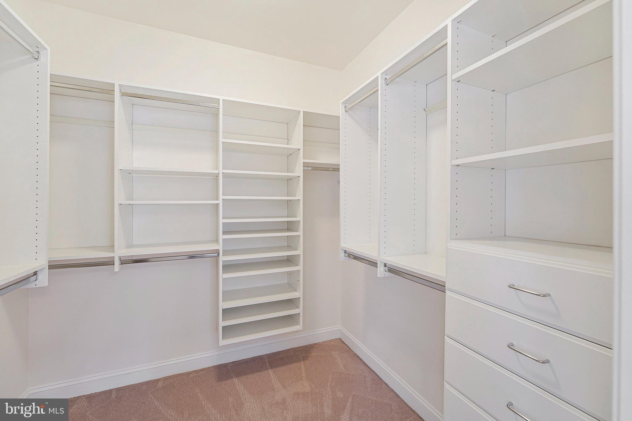 LANSDOWNE ON THE POTOMAC - Residential