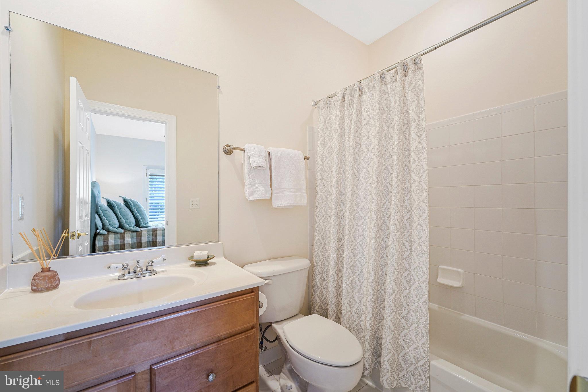 LANSDOWNE ON THE POTOMAC - Residential