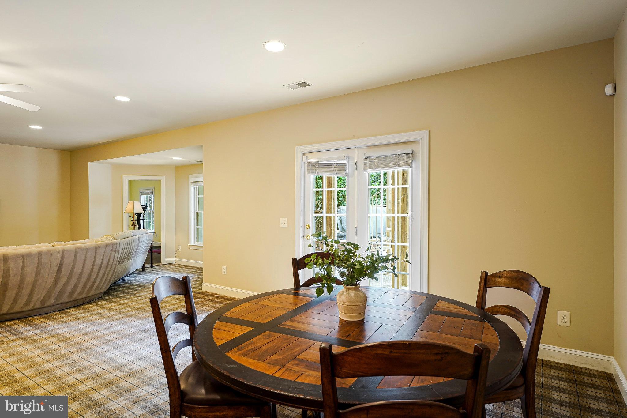 LANSDOWNE ON THE POTOMAC - Residential