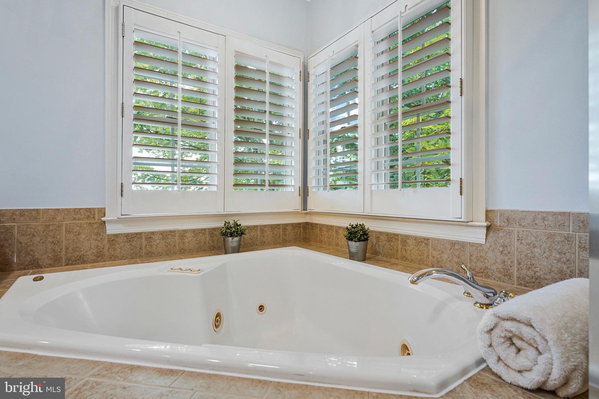 LANSDOWNE ON THE POTOMAC - Residential