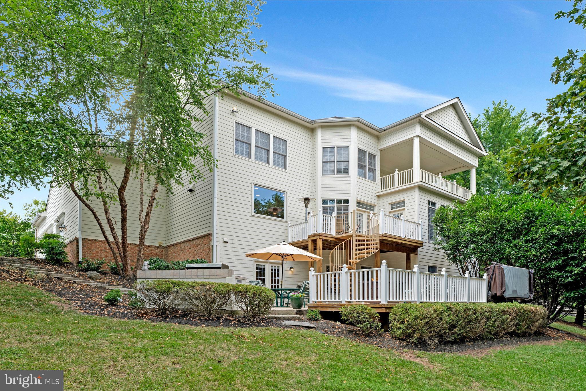 LANSDOWNE ON THE POTOMAC - Residential