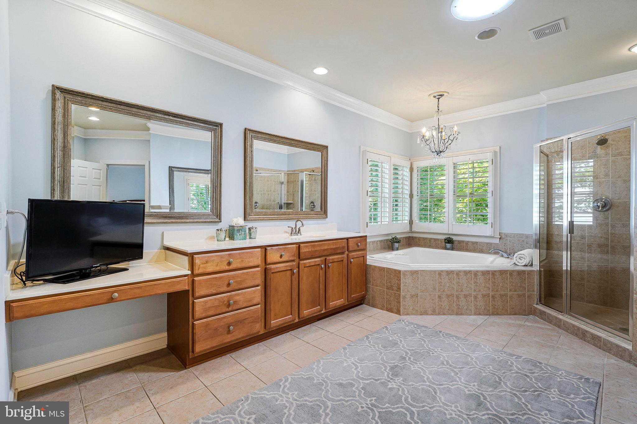 LANSDOWNE ON THE POTOMAC - Residential