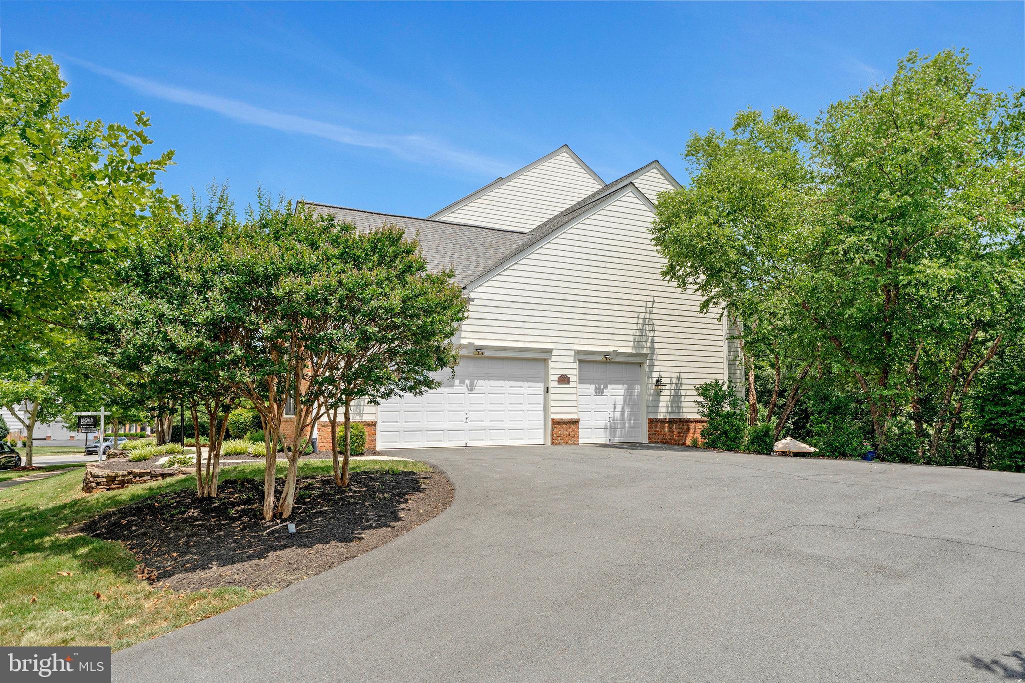 LANSDOWNE ON THE POTOMAC - Residential