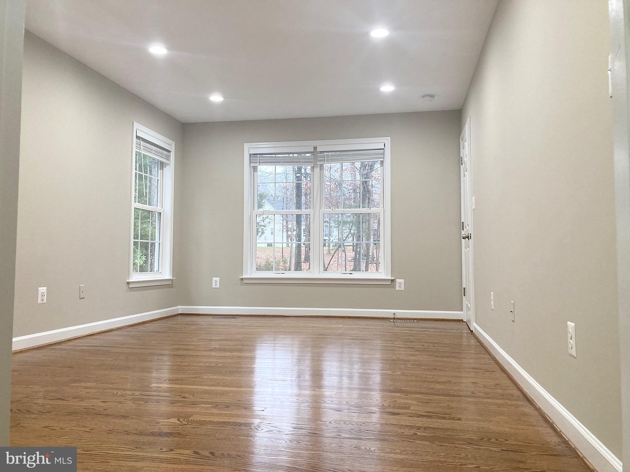 LAKE OF THE WOODS - Residential Lease