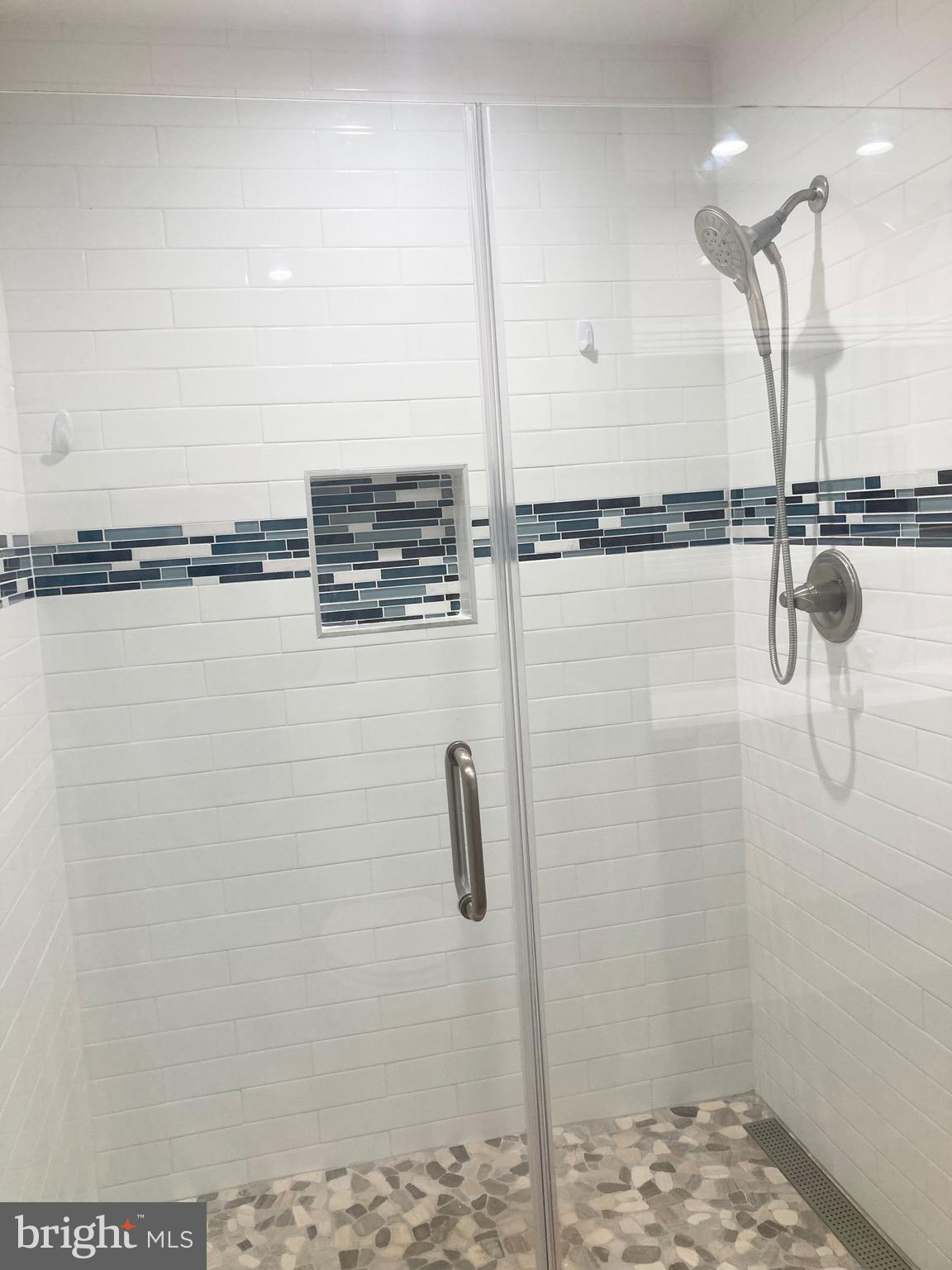 LAKE OF THE WOODS - Residential Lease