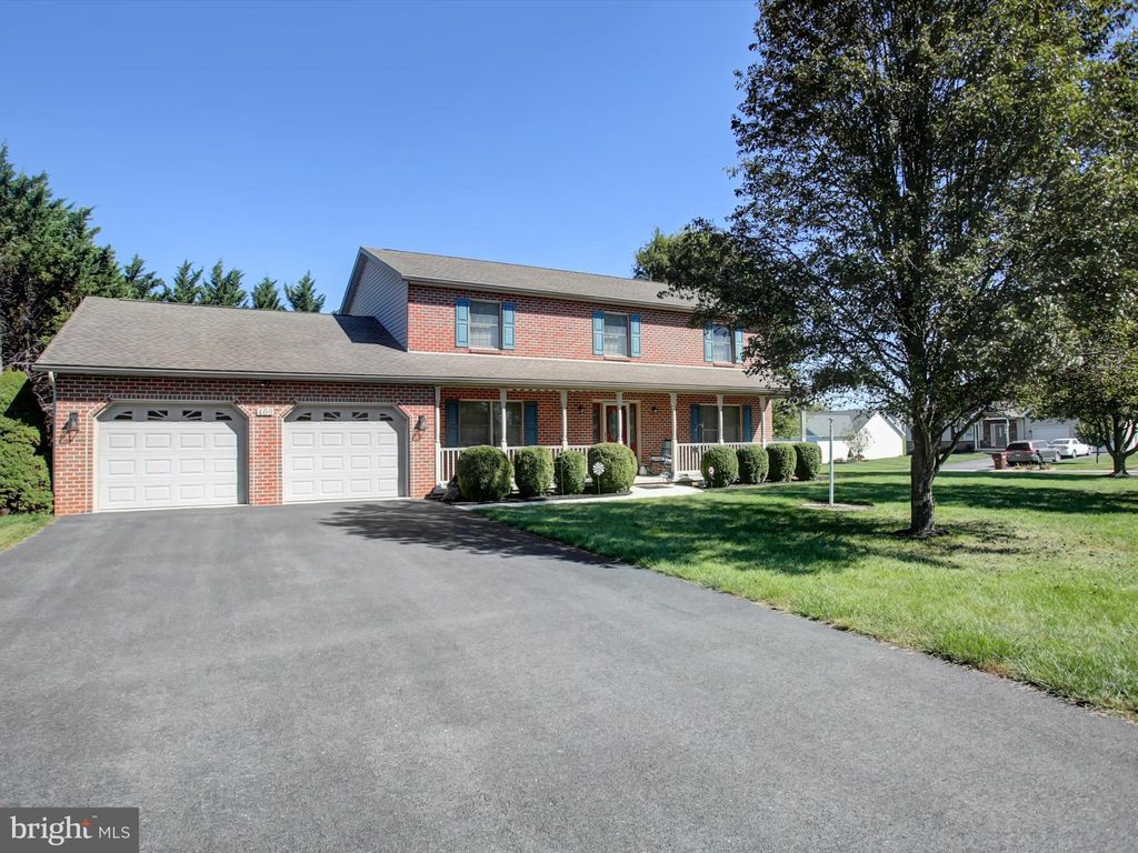 Photo of 469 Terrilynn Dr, CHAMBERSBURG, PA 17201 (MLS # PAFL2029814)