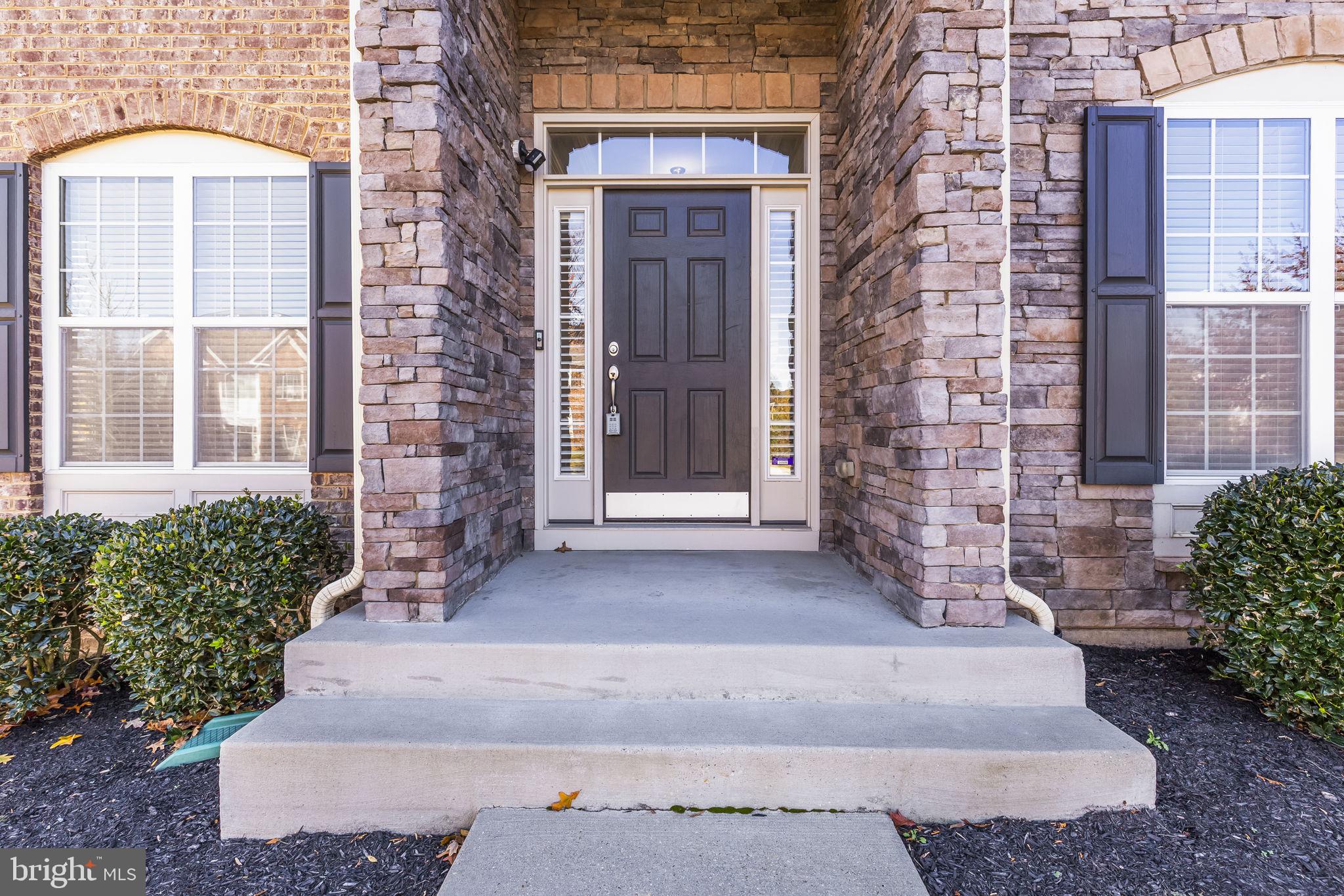 9405 CRYSTAL OAKS LANE