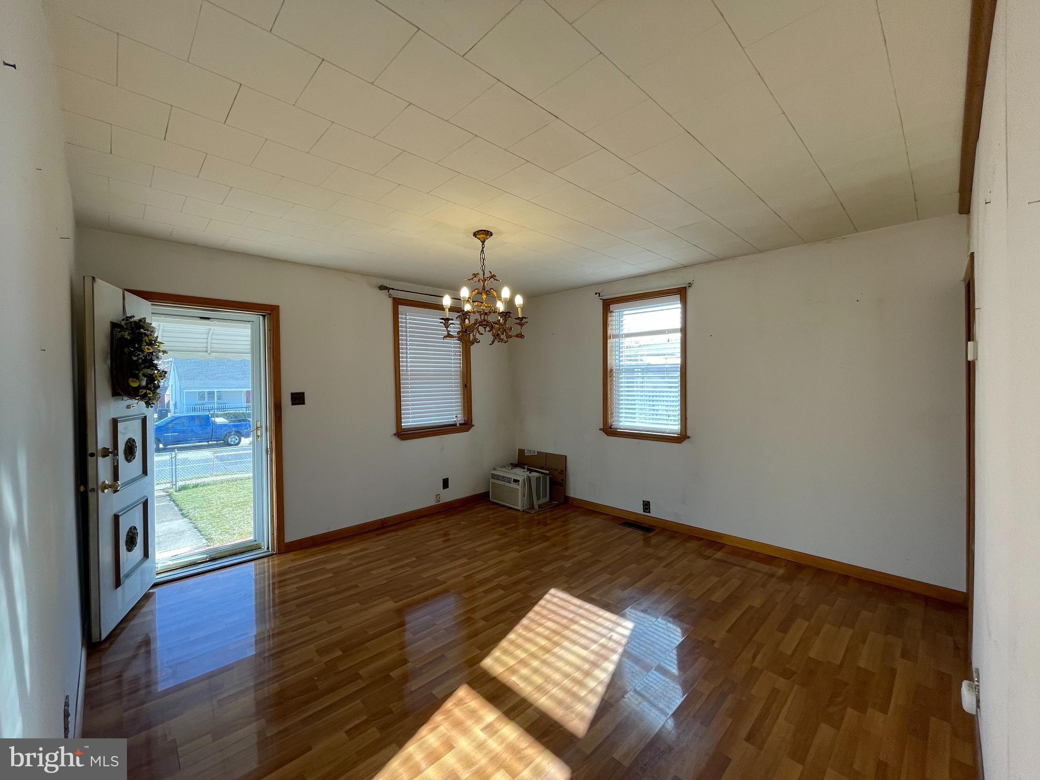 GRAY MANOR - Residential