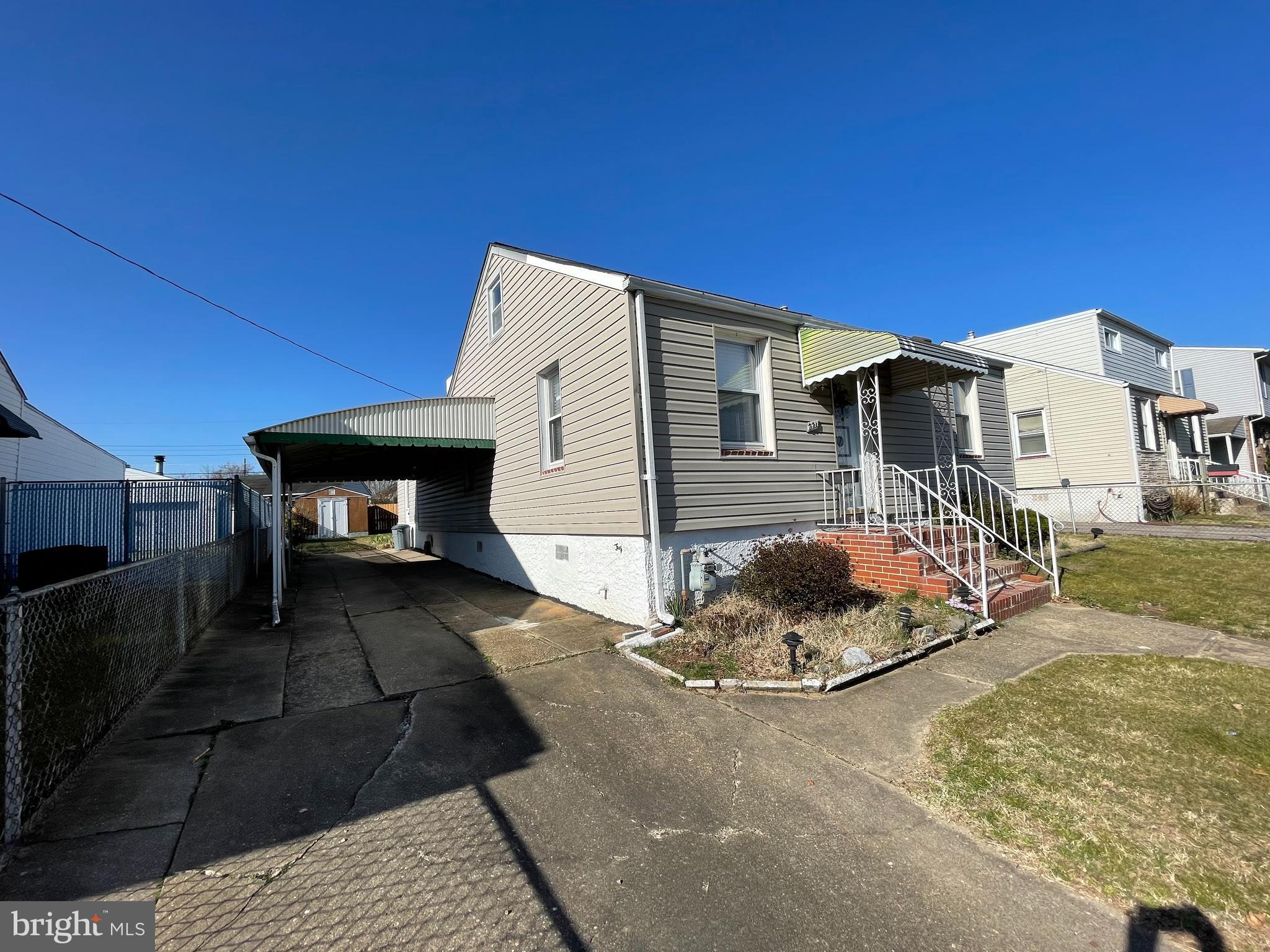 GRAY MANOR - Residential