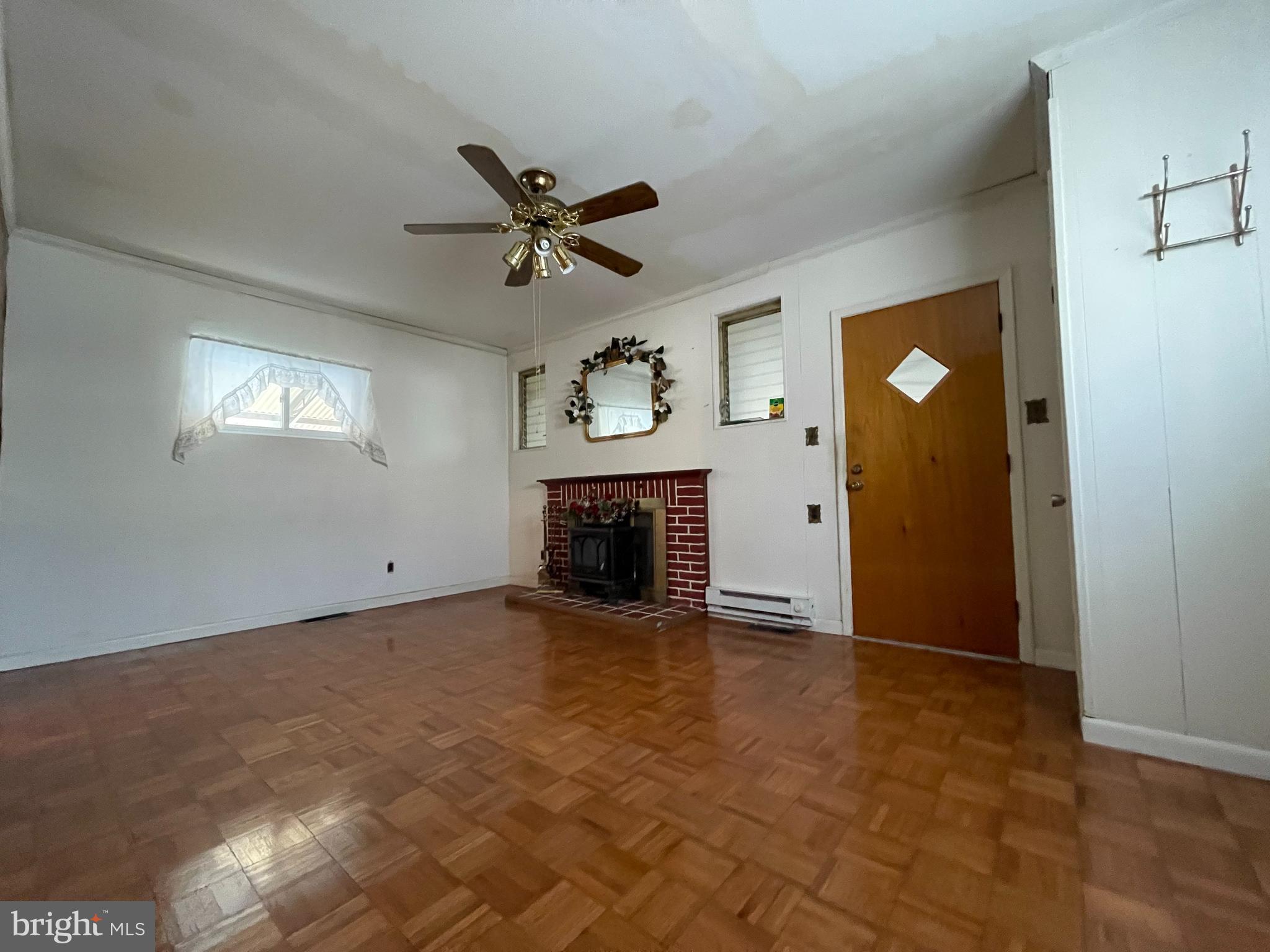 GRAY MANOR - Residential