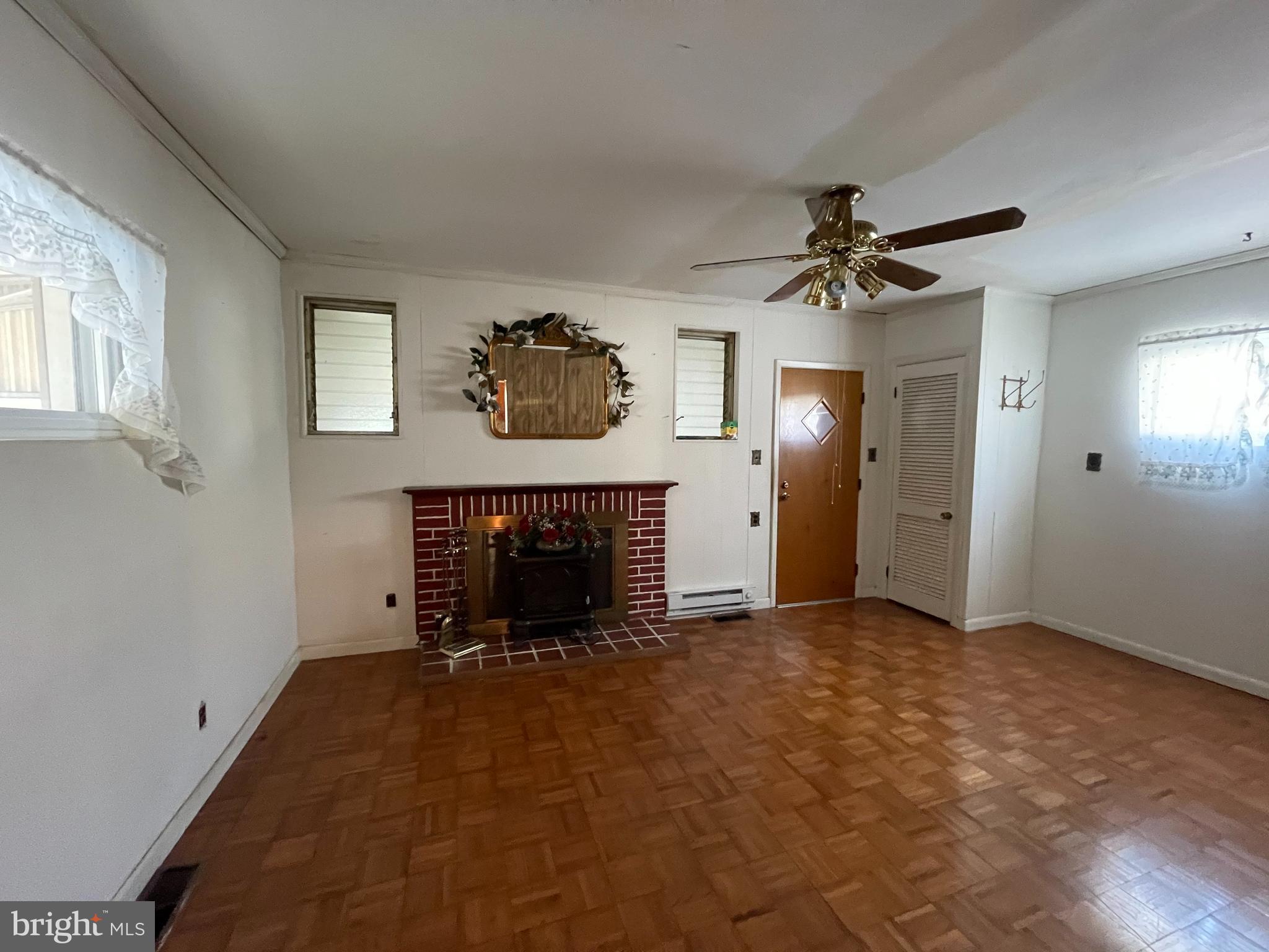 GRAY MANOR - Residential