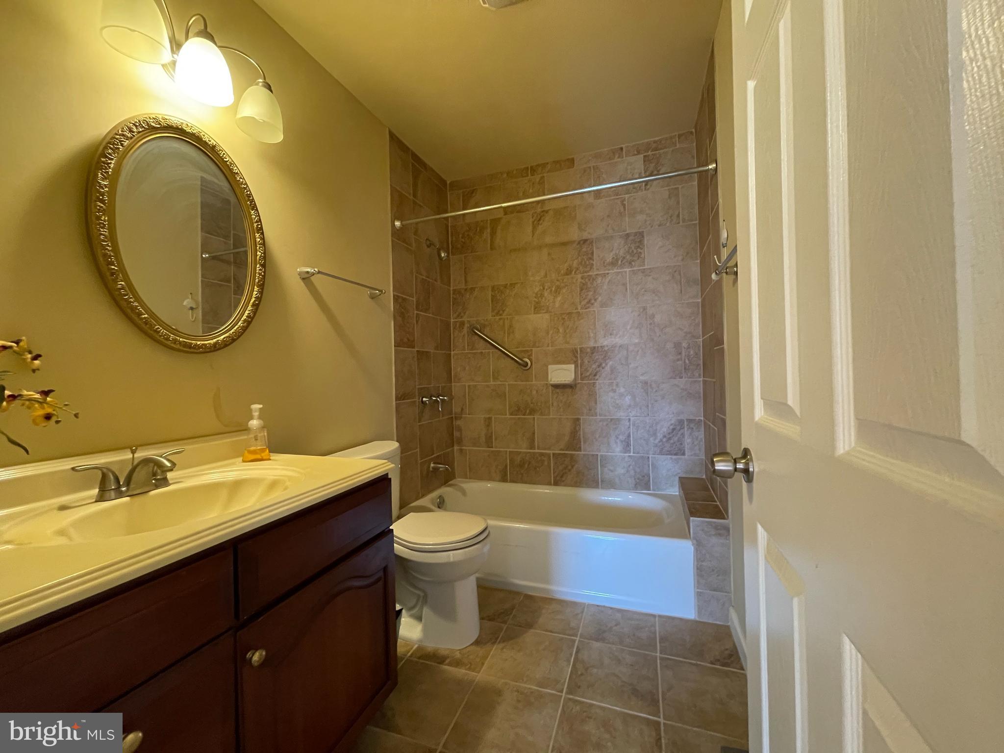 GRAY MANOR - Residential