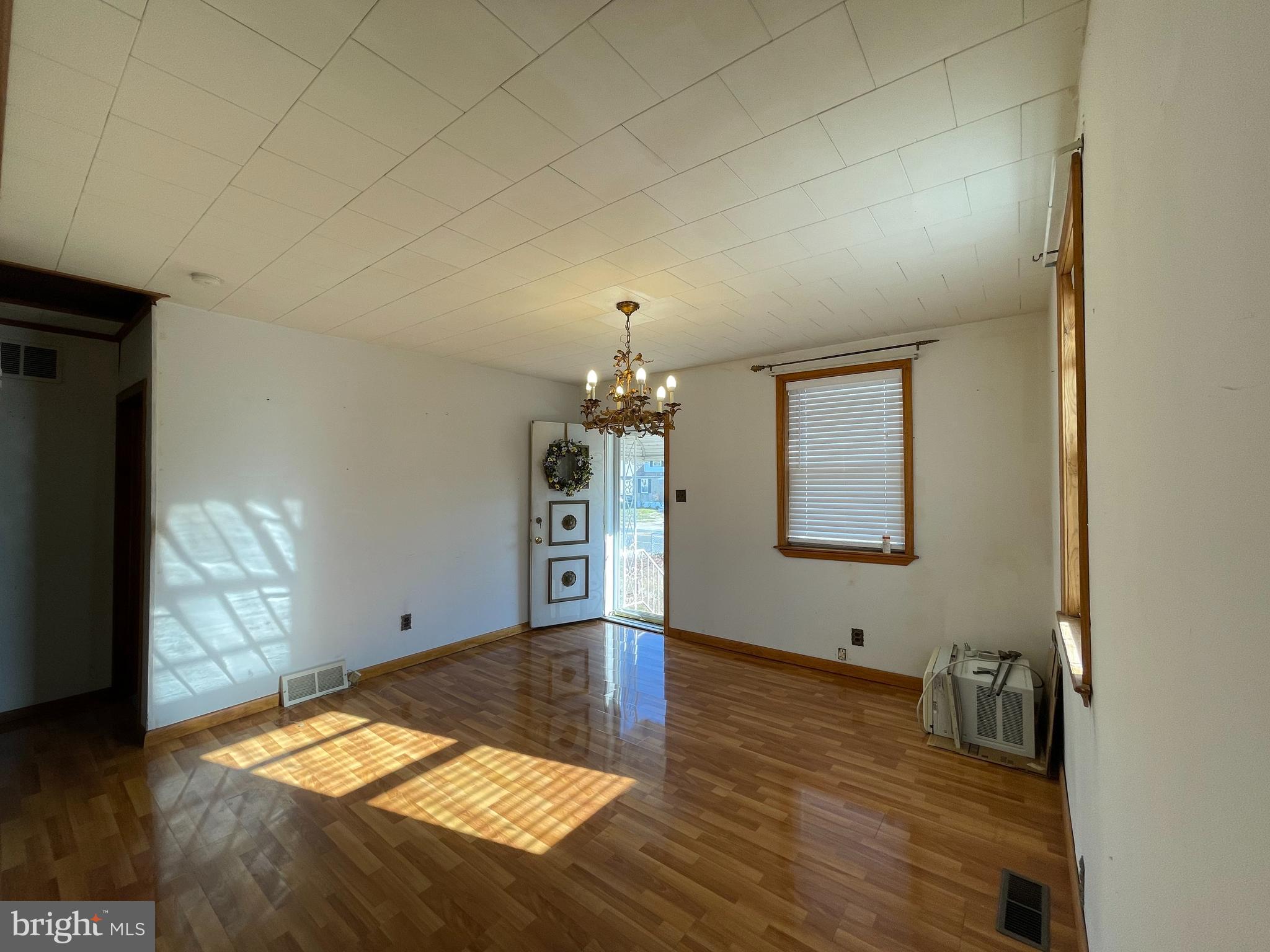 GRAY MANOR - Residential