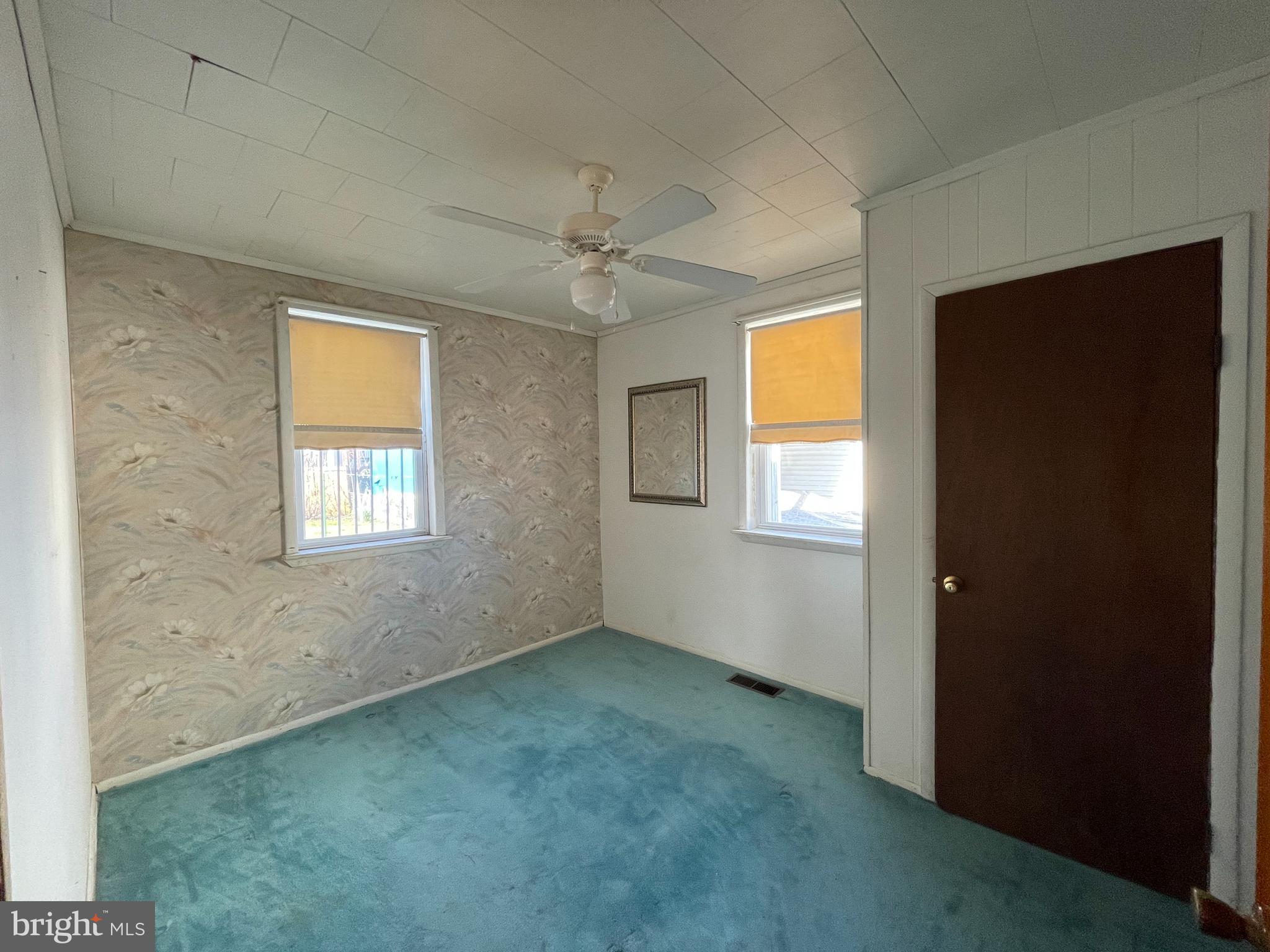 GRAY MANOR - Residential