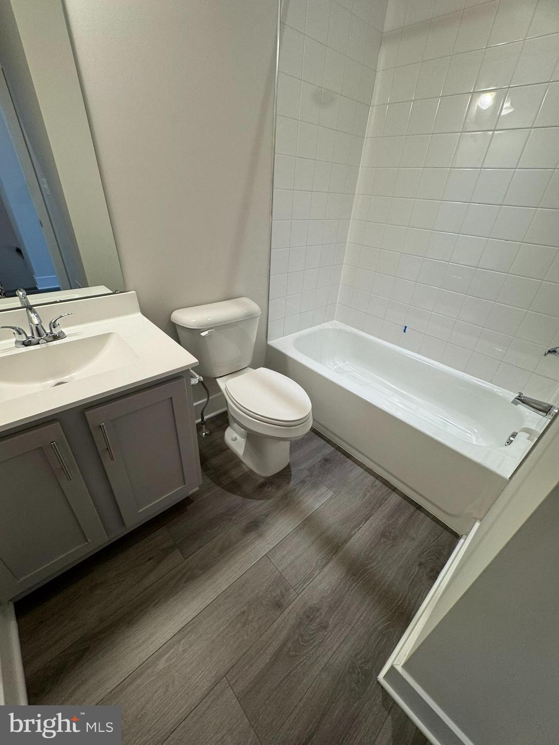 MACALLAN CROSSING - Residential Lease