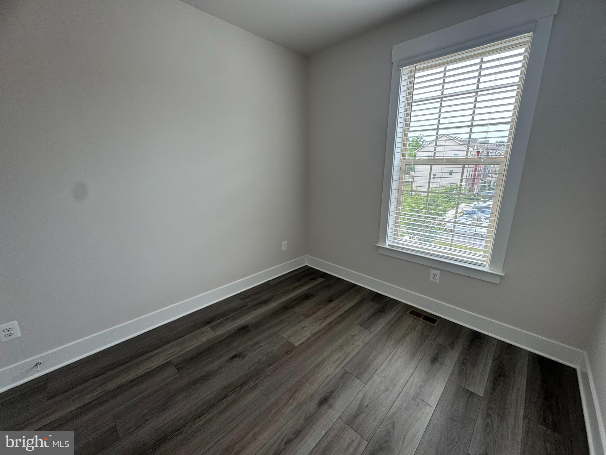 MACALLAN CROSSING - Residential Lease