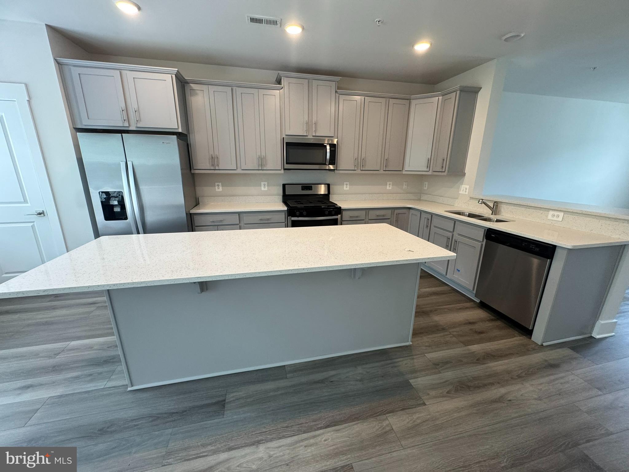 MACALLAN CROSSING - Residential Lease