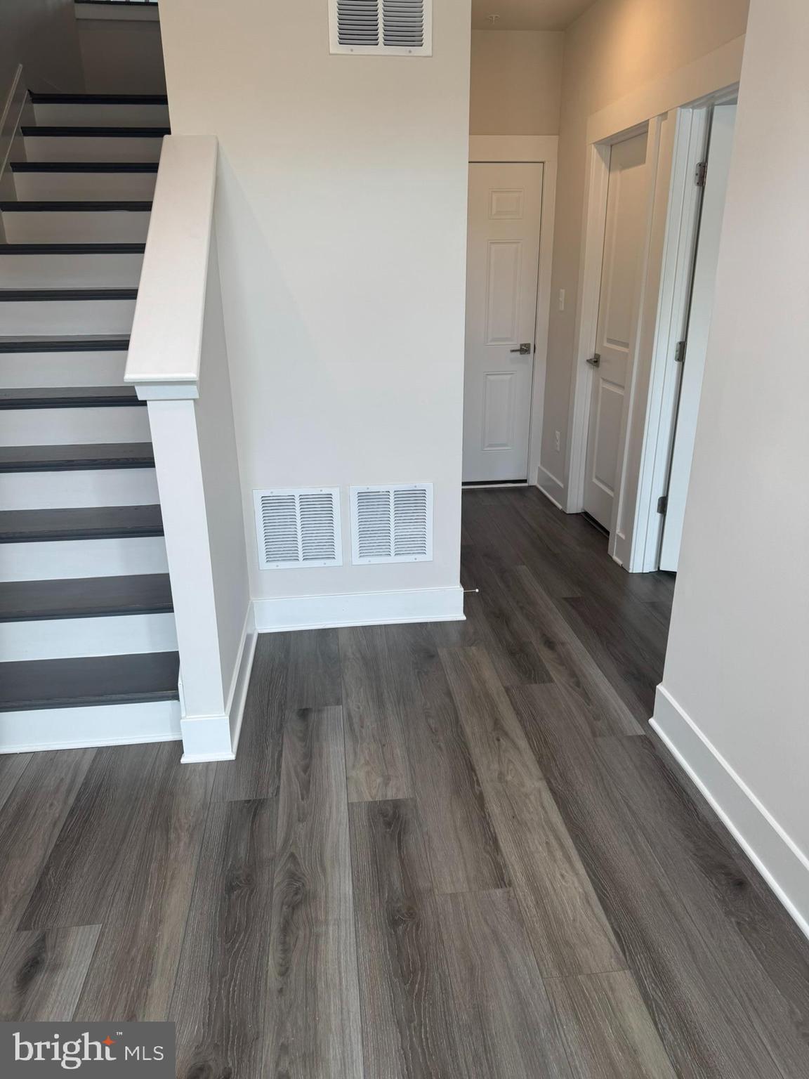 MACALLAN CROSSING - Residential Lease