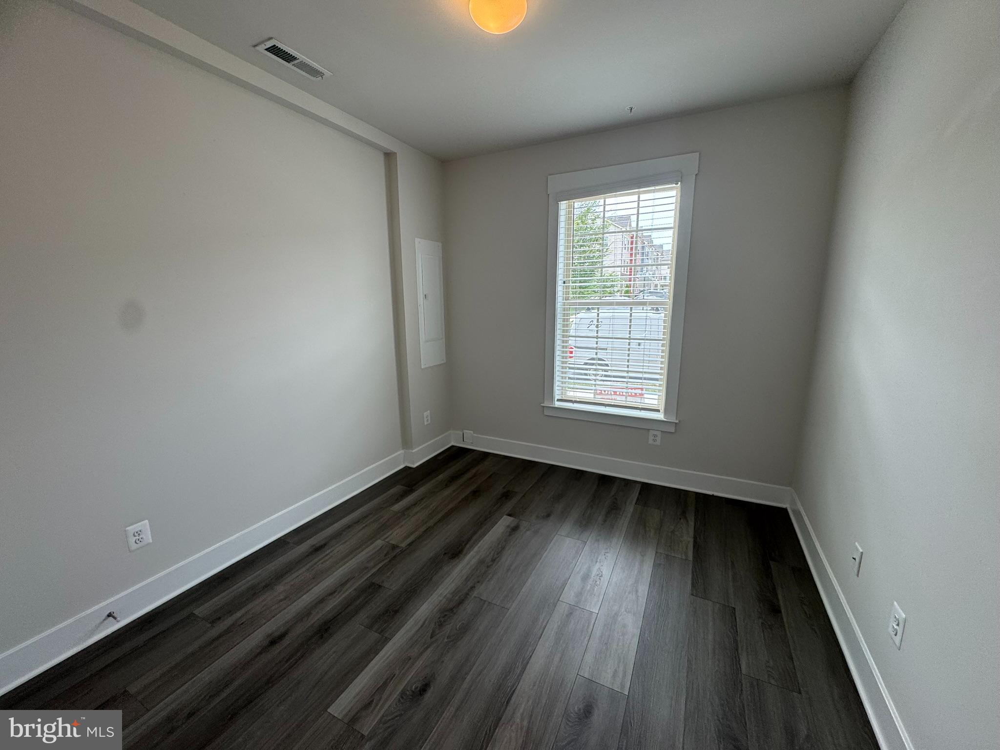 MACALLAN CROSSING - Residential Lease