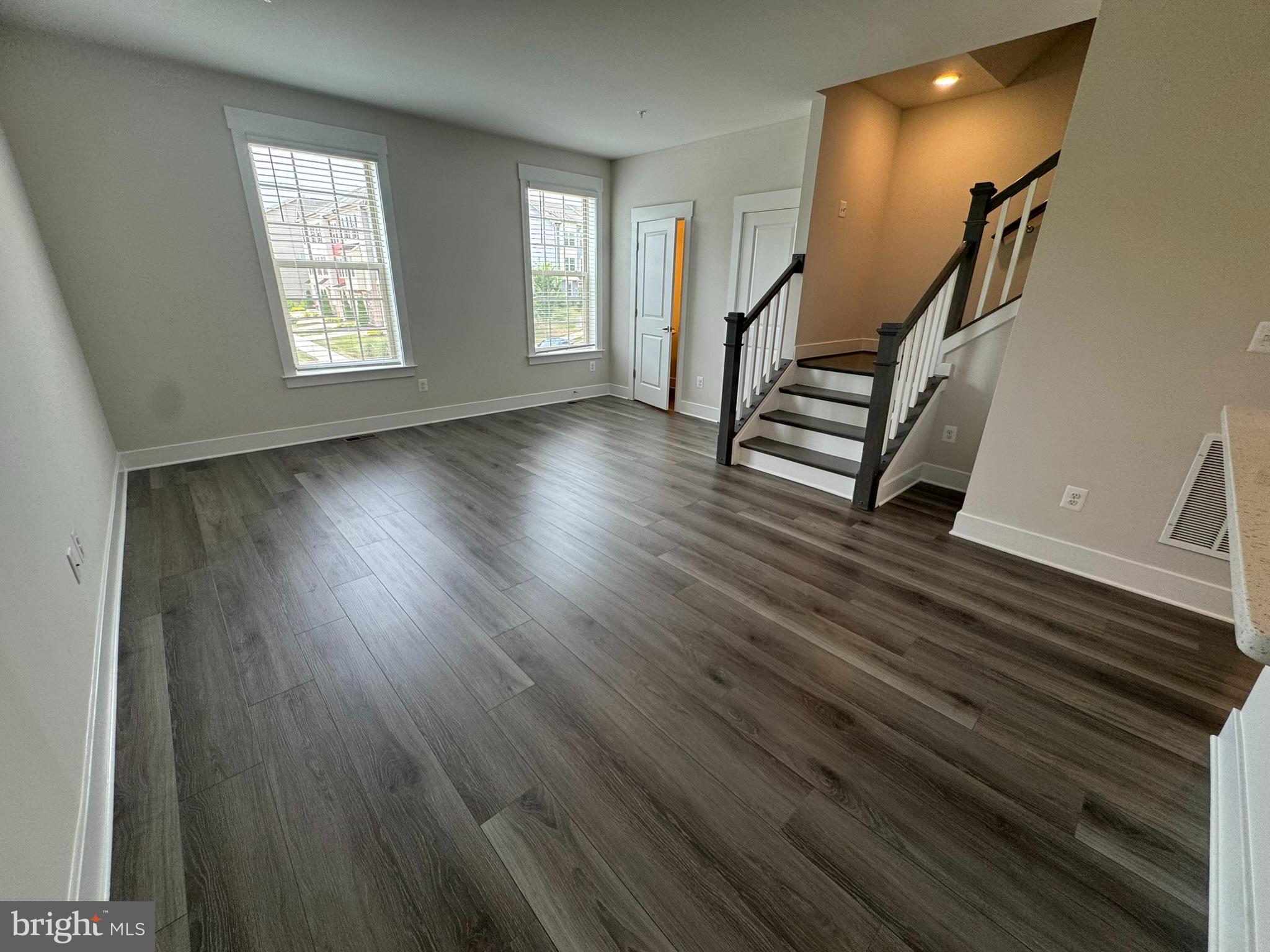 MACALLAN CROSSING - Residential Lease