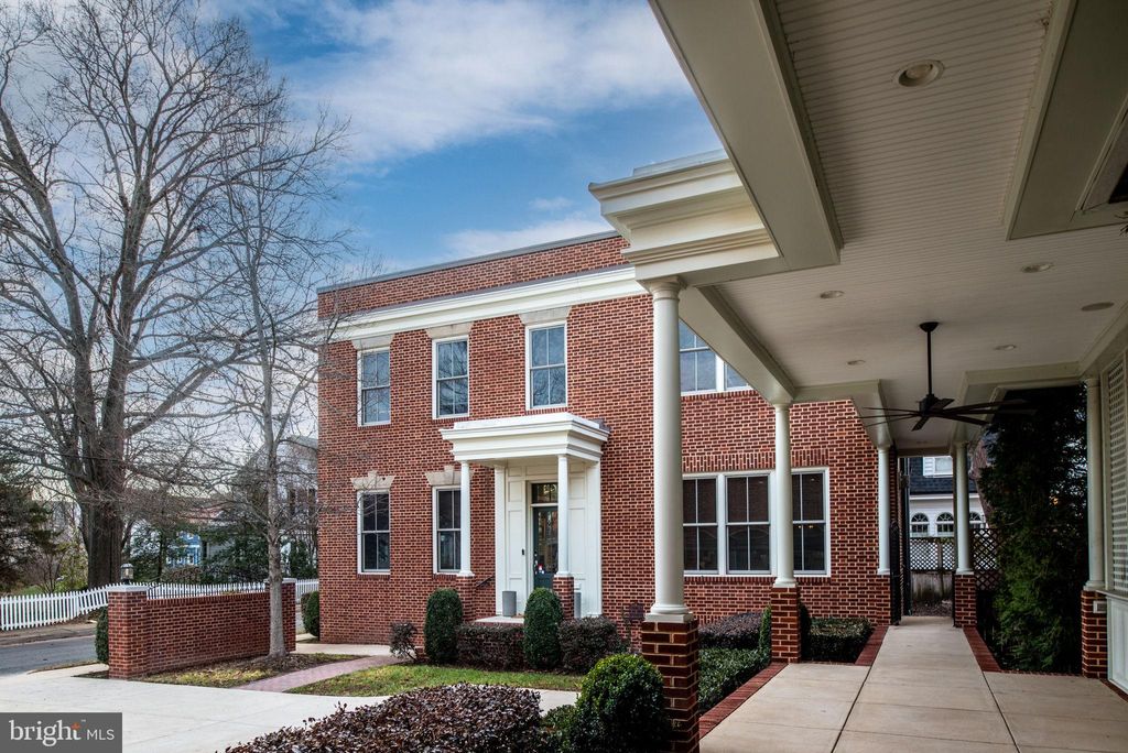 Photo of 1200 Prince Edward Street, FREDERICKSBURG, VA 22401 (MLS # VAFB2009184)