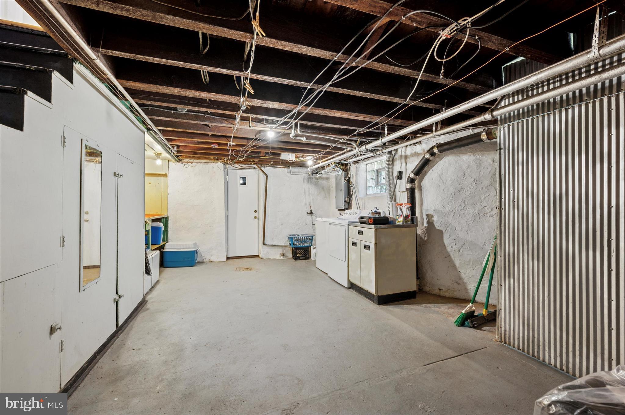 LAWNDALE - Residential