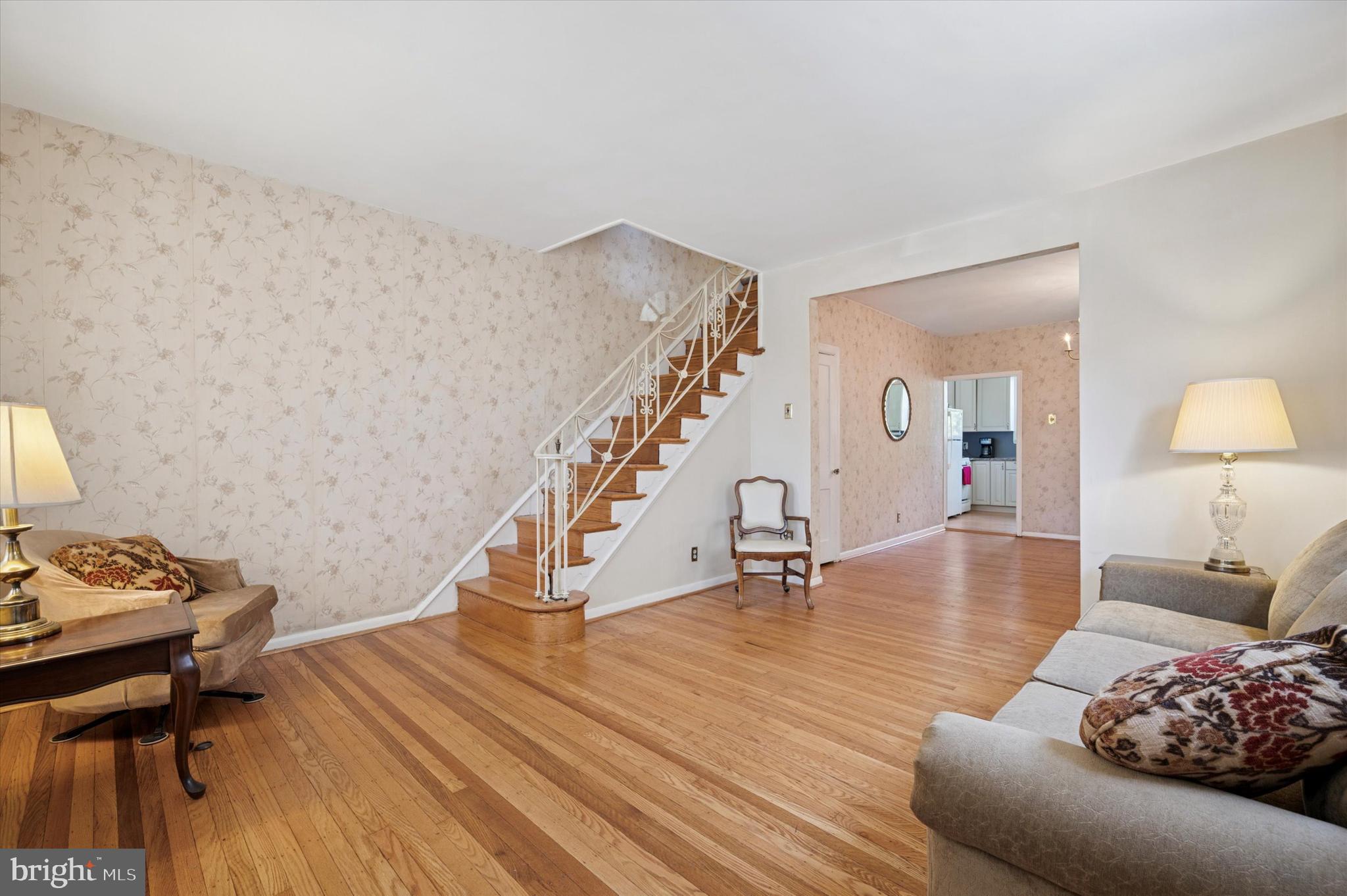 LAWNDALE - Residential