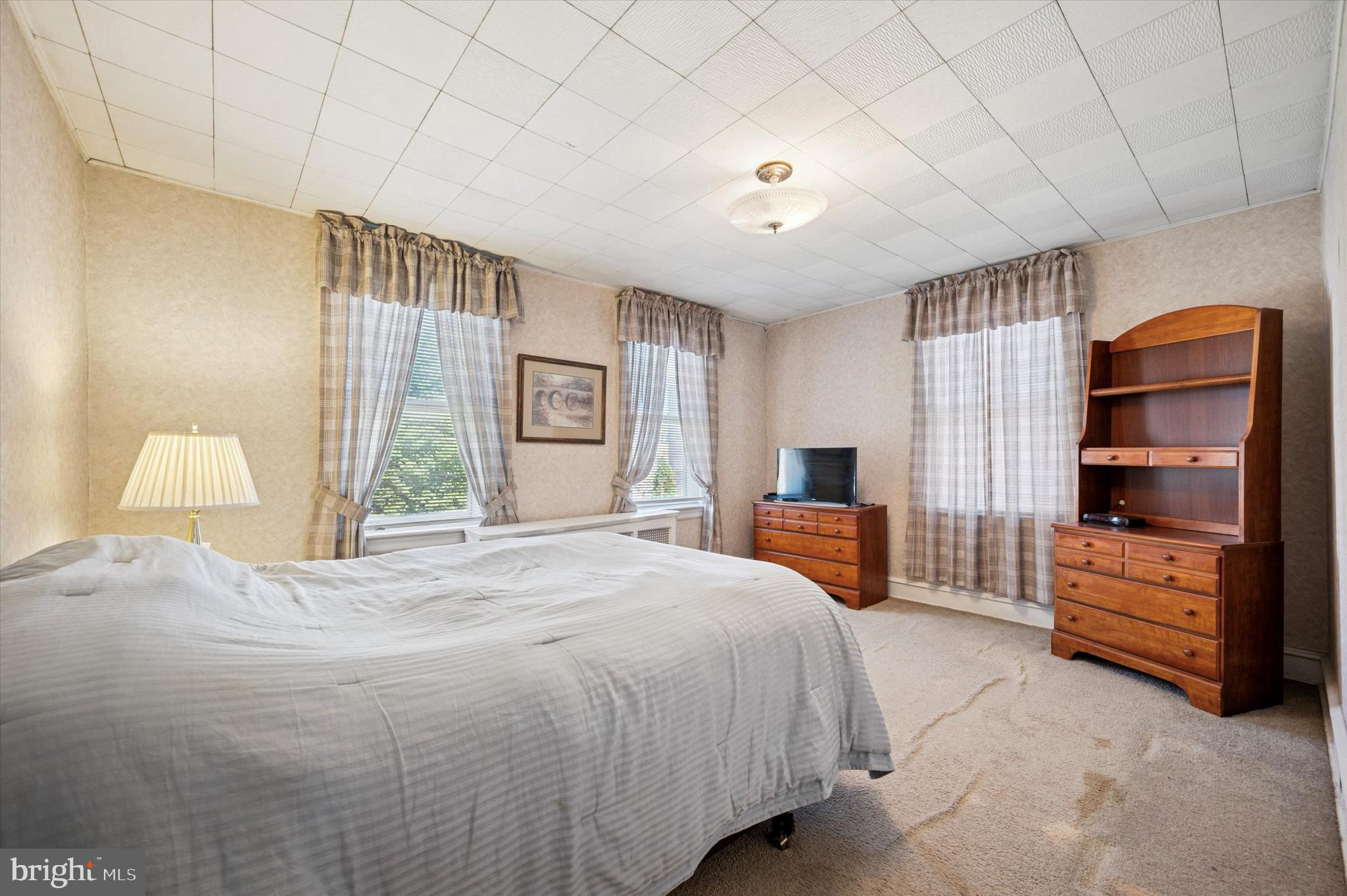 LAWNDALE - Residential