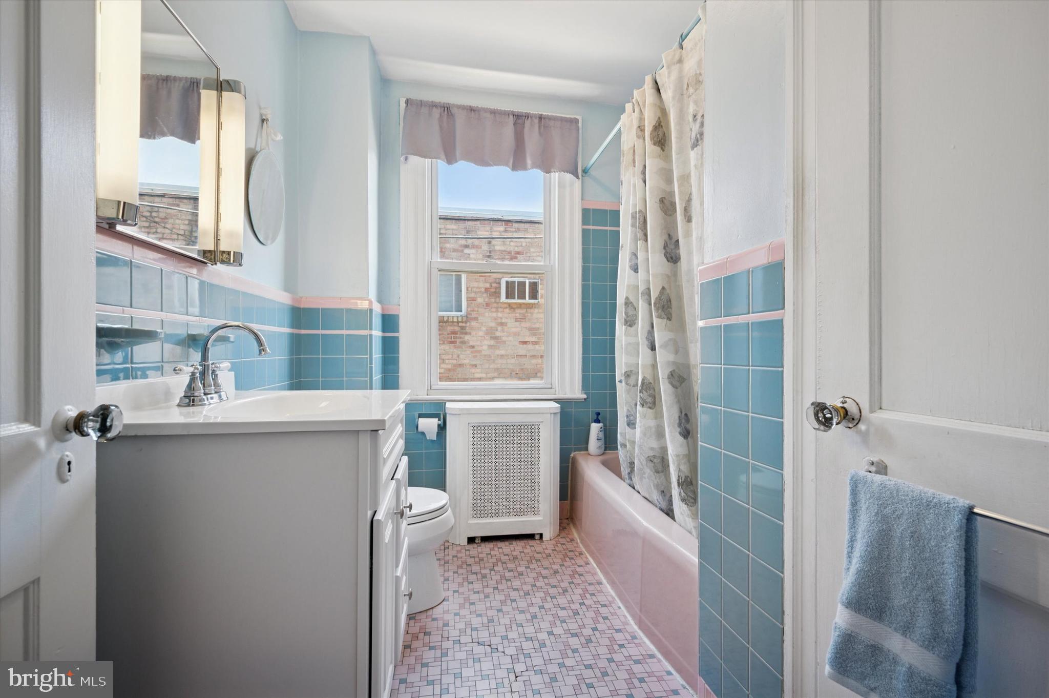 LAWNDALE - Residential