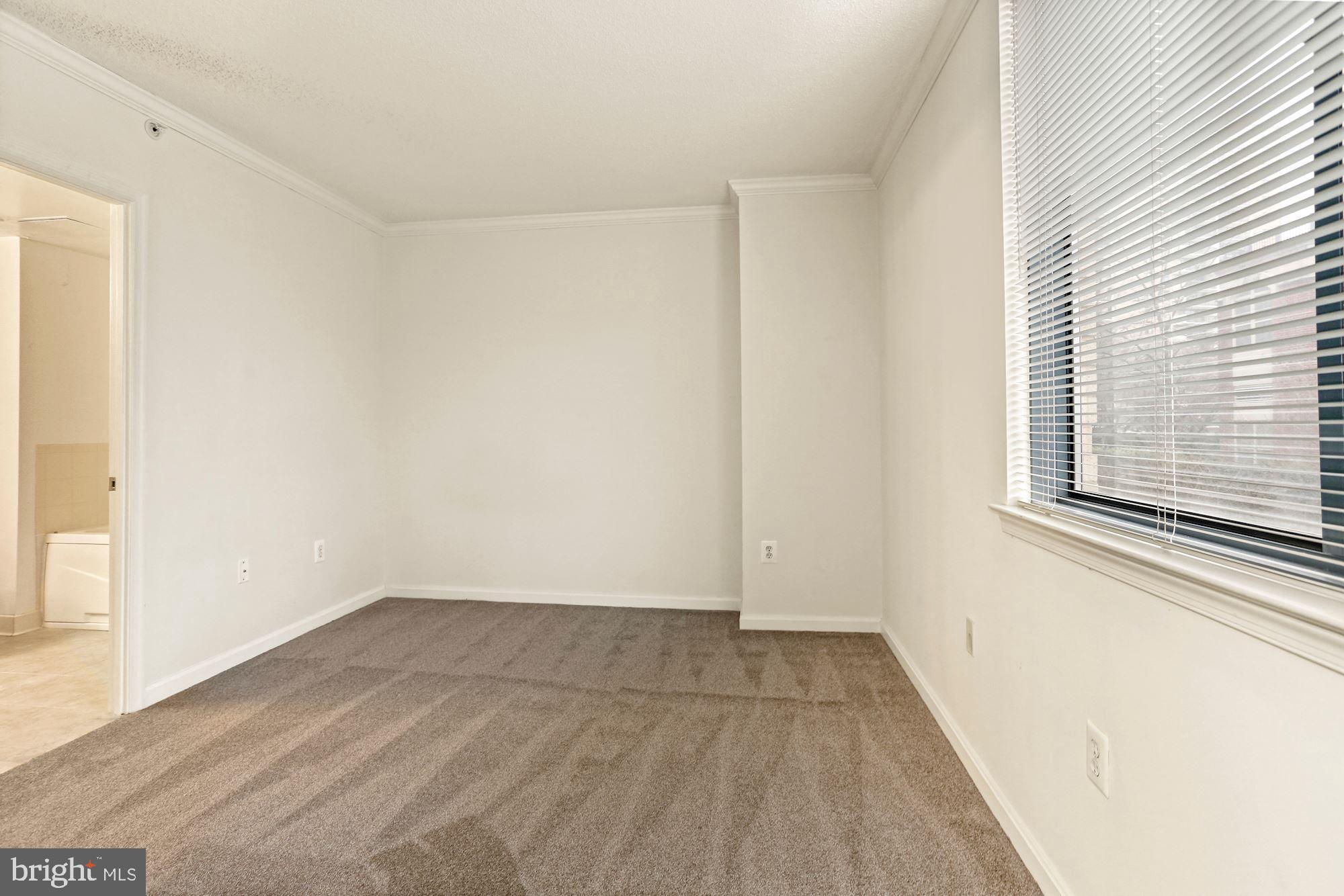 LEXINGTON SQUARE - Residential Lease