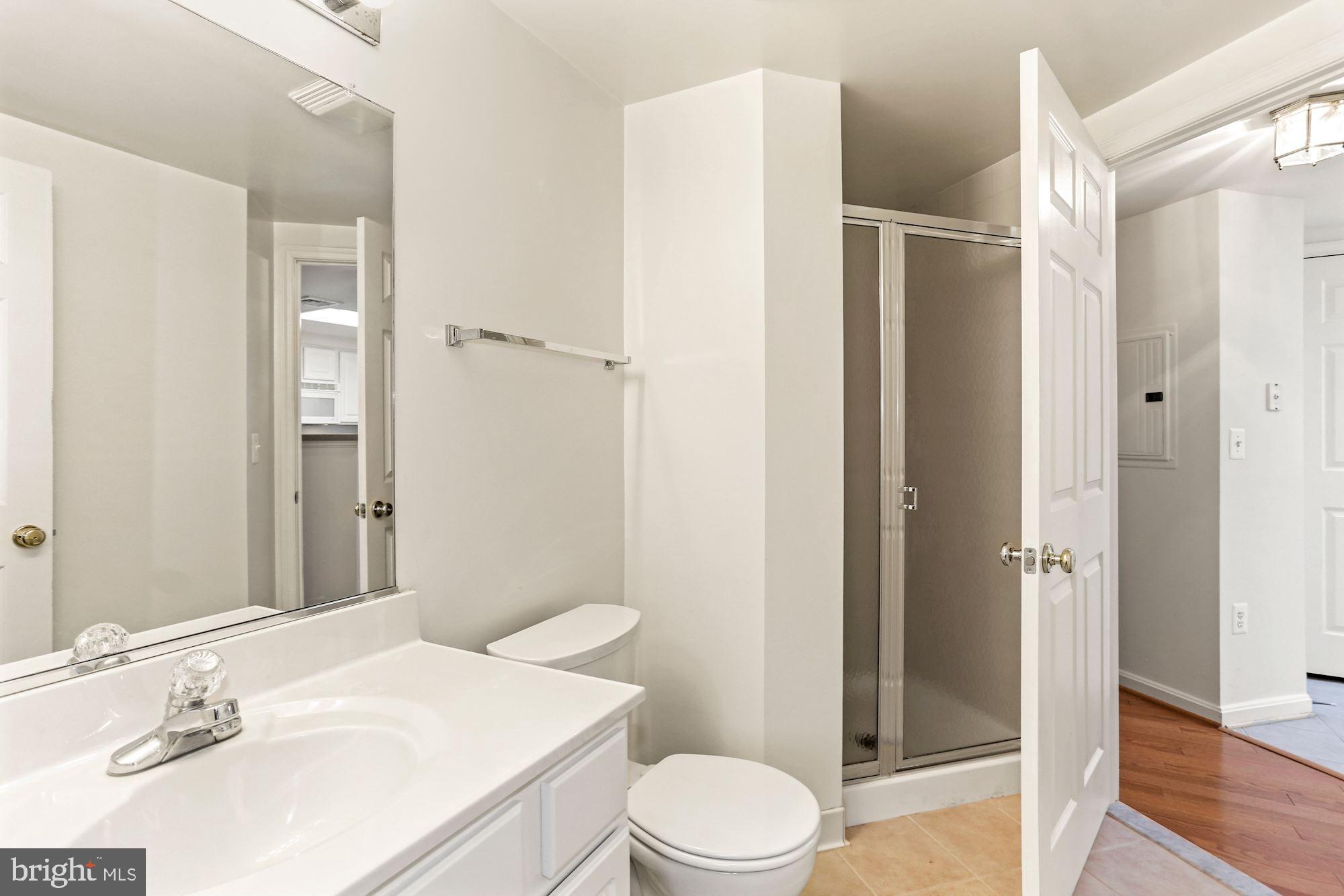 LEXINGTON SQUARE - Residential Lease