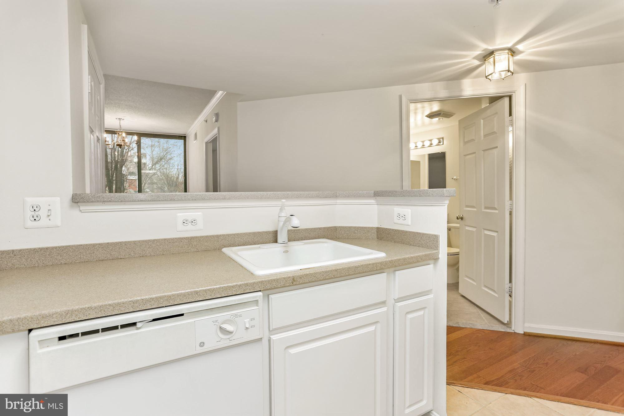 LEXINGTON SQUARE - Residential Lease