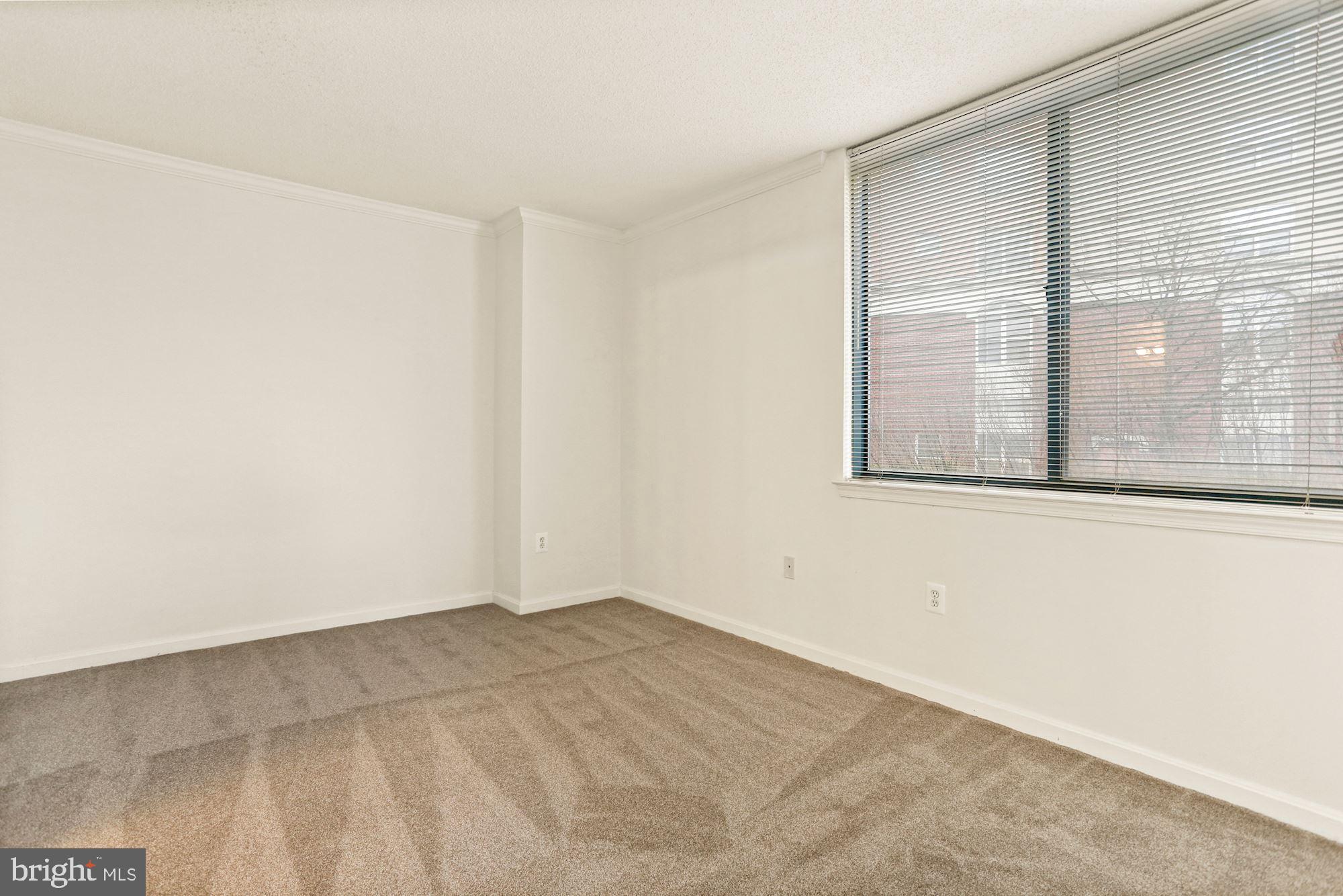 LEXINGTON SQUARE - Residential Lease