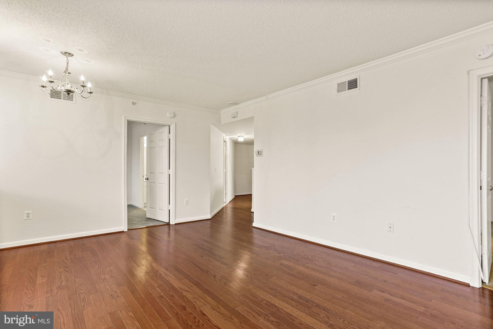 LEXINGTON SQUARE - Residential Lease