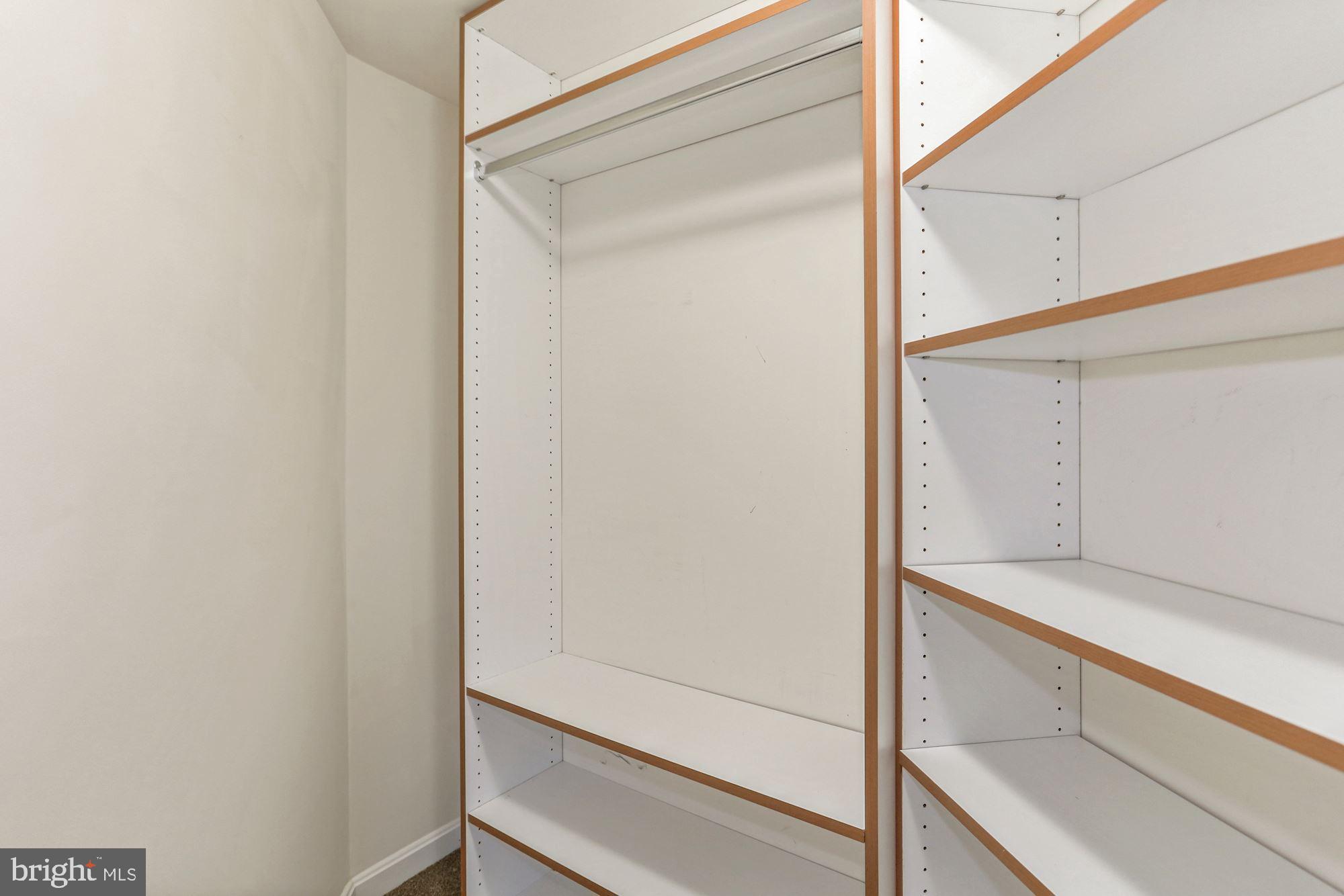 LEXINGTON SQUARE - Residential Lease