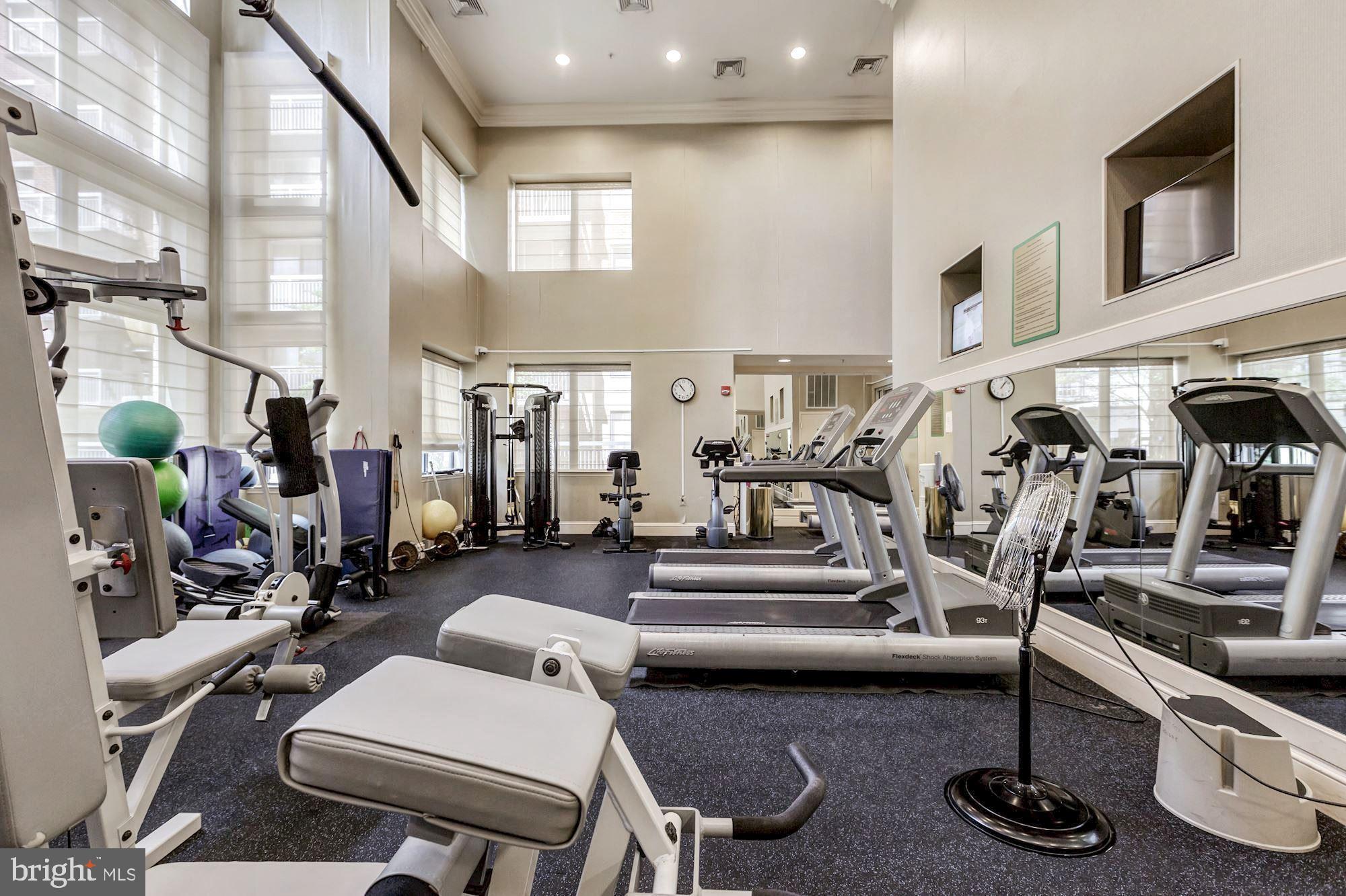 LEXINGTON SQUARE - Residential Lease