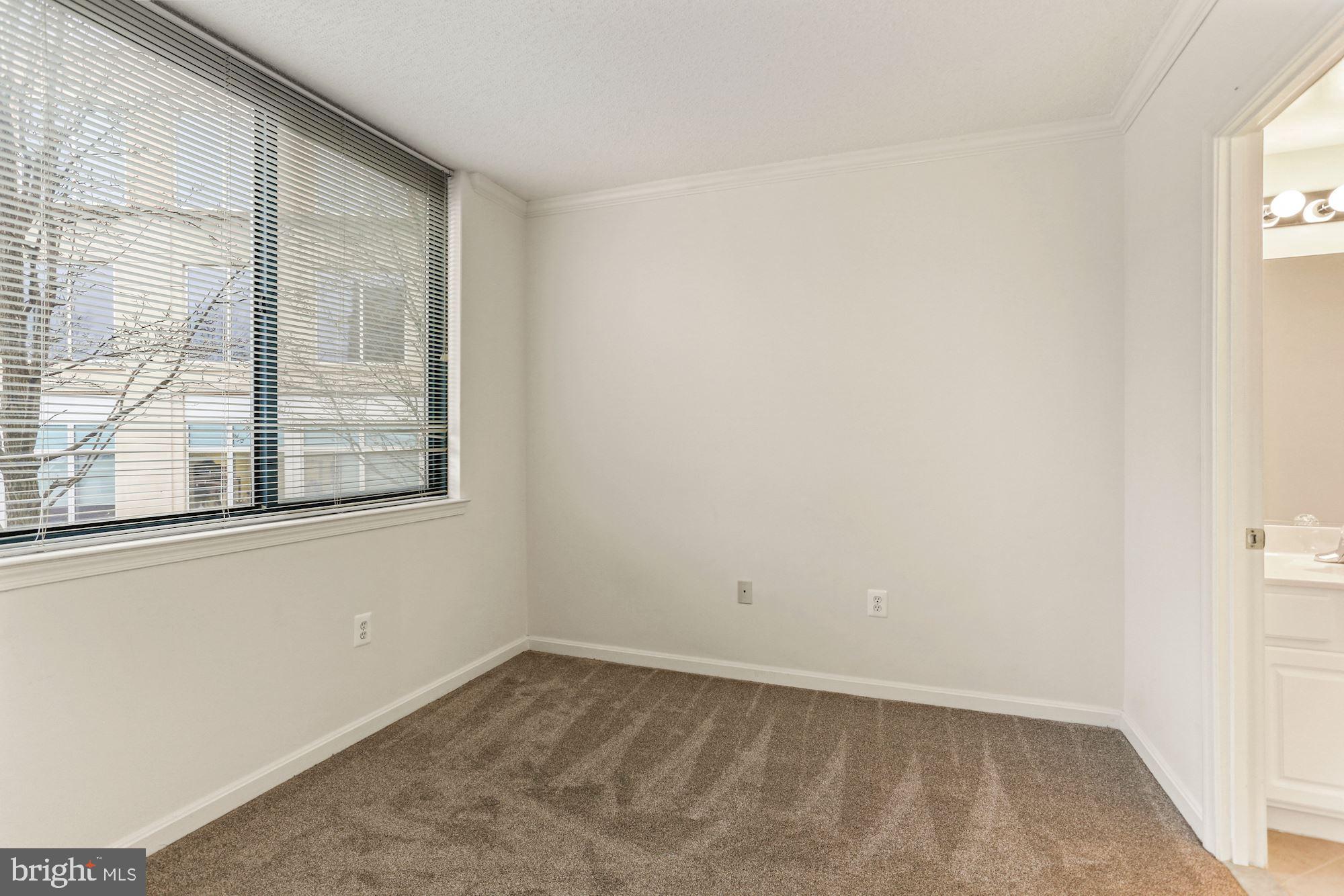 LEXINGTON SQUARE - Residential Lease