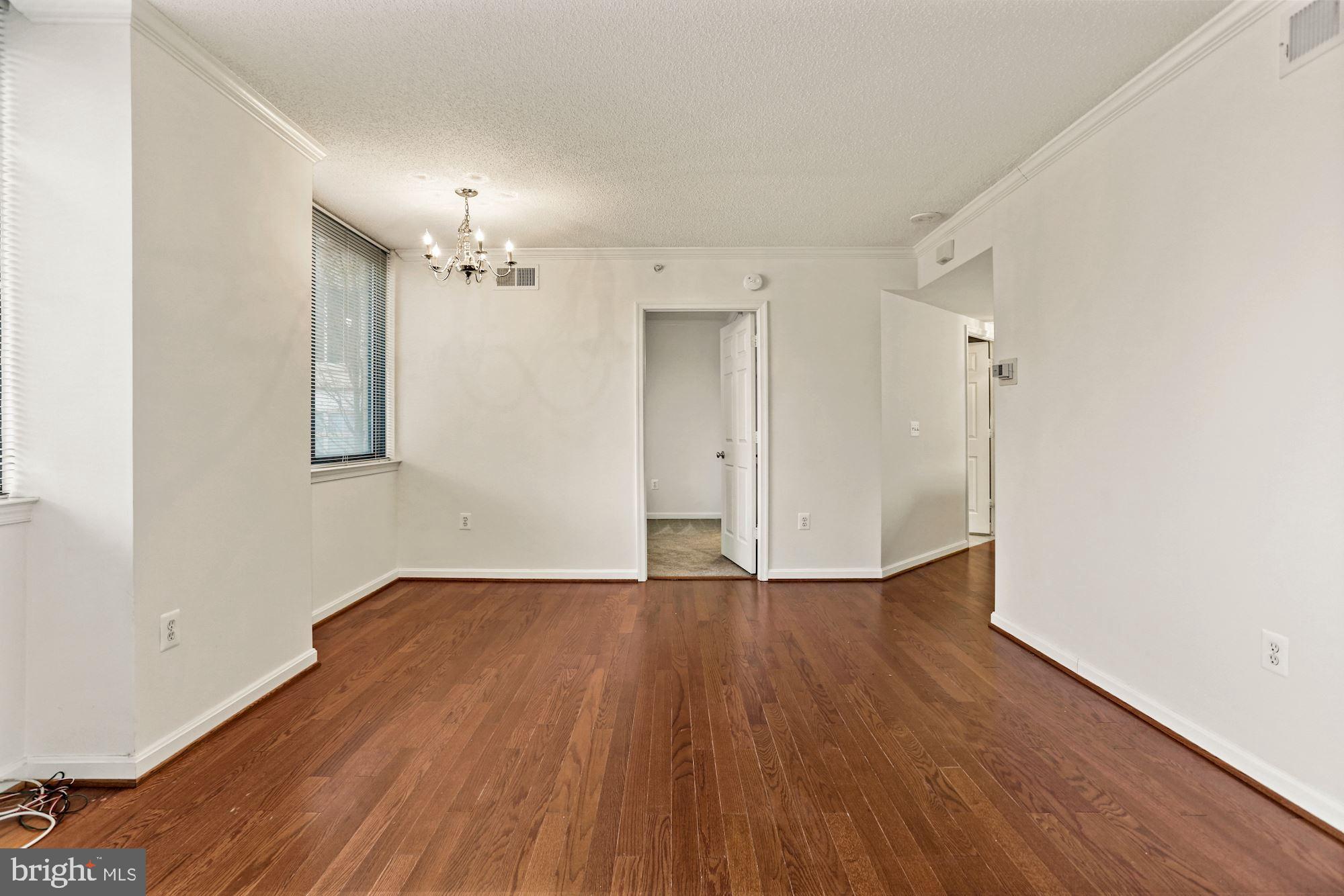 LEXINGTON SQUARE - Residential Lease